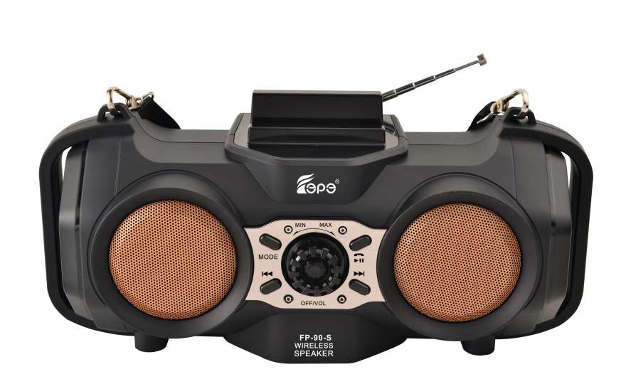 The ∪SB radio comes with two rechargeable batteries for Bluetooth Application Scenario