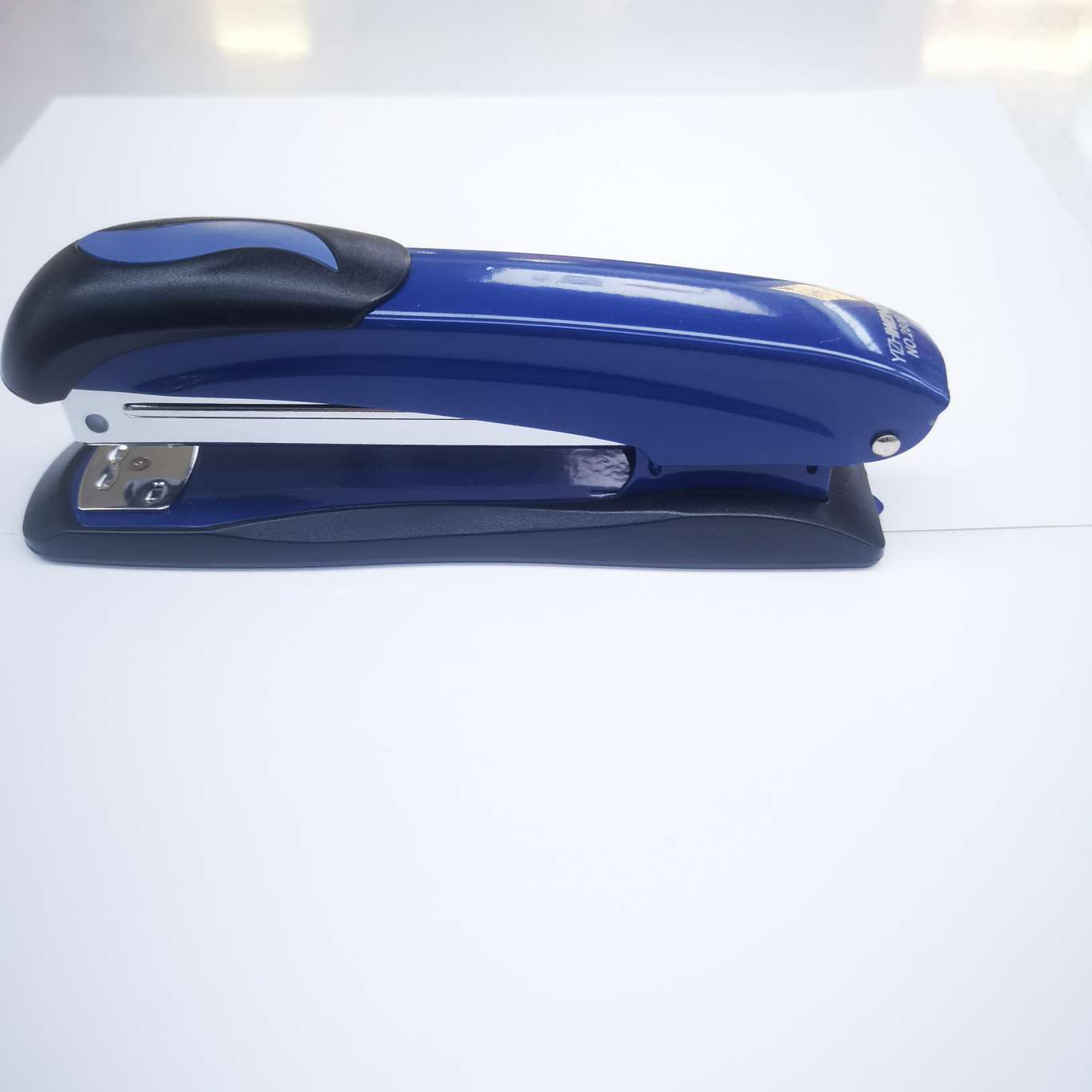 The Yizhi Wang 2806 stapler is suitable for 24/6 uniform needles, with 72 pieces per piece, and can fix 20 to 30 pages of paper pic 1