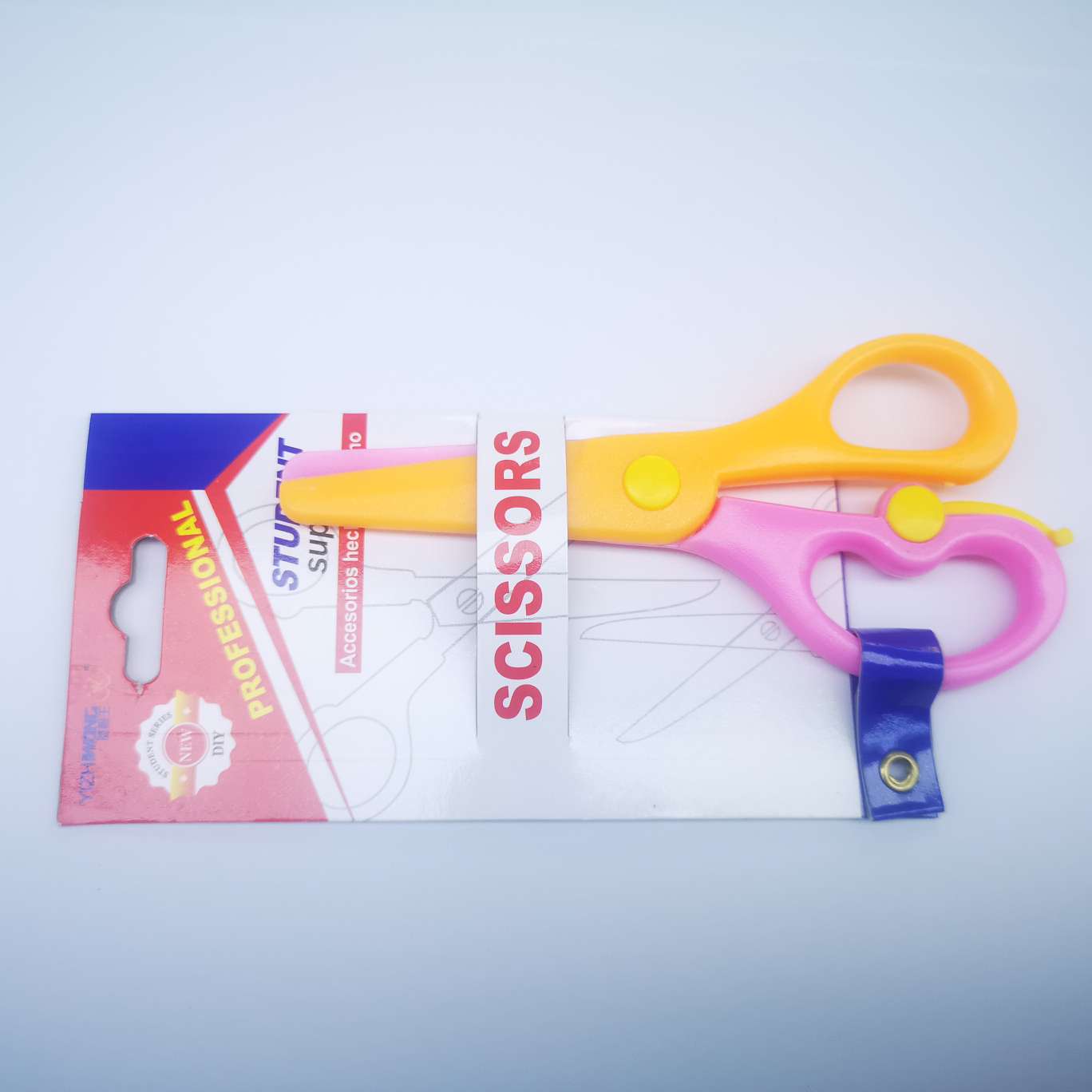 Yizhiwang 7008D nail card Scissors, 24 pieces per box, each box mixed in color, 13.5*6.5 detail image 3