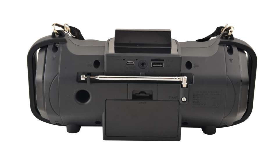The ∪SB radio comes with two rechargeable batteries for Bluetooth Specification image
