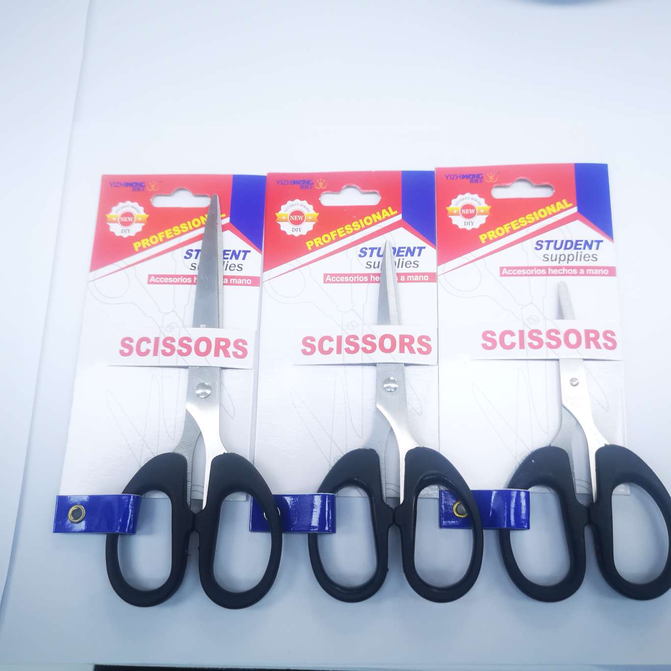 There are three types of nail card scissors, 7058/7059/7060. The price is the same as that of the small 7060, 24 yuan per box, black detail image 4