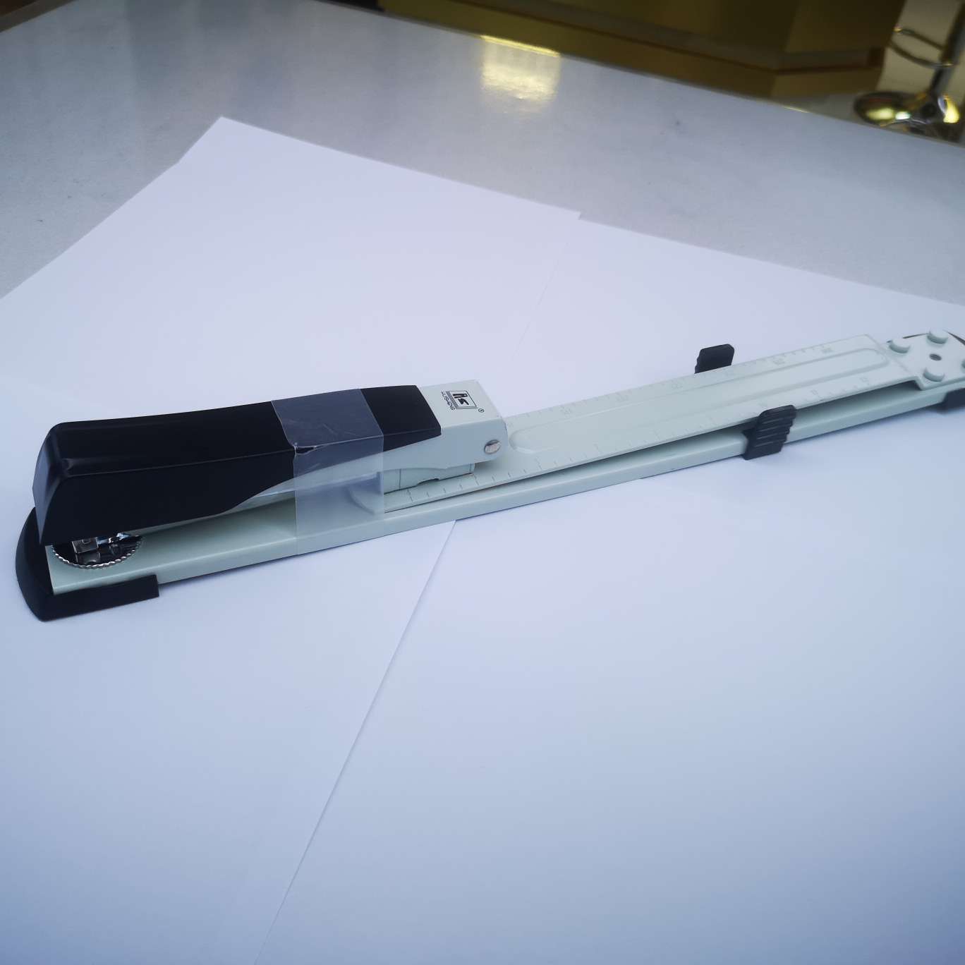 HS1100-30 long handle machine, 24 pieces per piece, suitable for 24/6 pins, product size 41*3.8*4.6. We can order 20 to 30 sheets of paper. pic 1