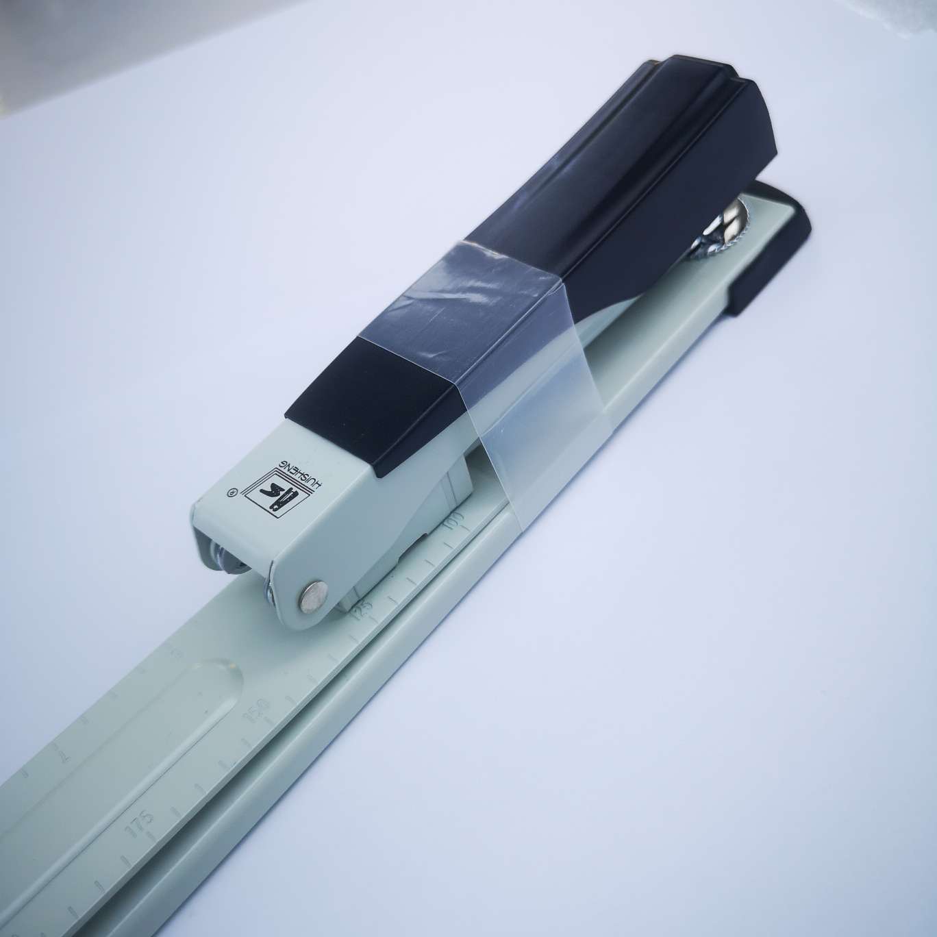 HS1100-30 long handle machine, 24 pieces per piece, suitable for 24/6 pins, product size 41*3.8*4.6. We can order 20 to 30 sheets of paper. pic 4