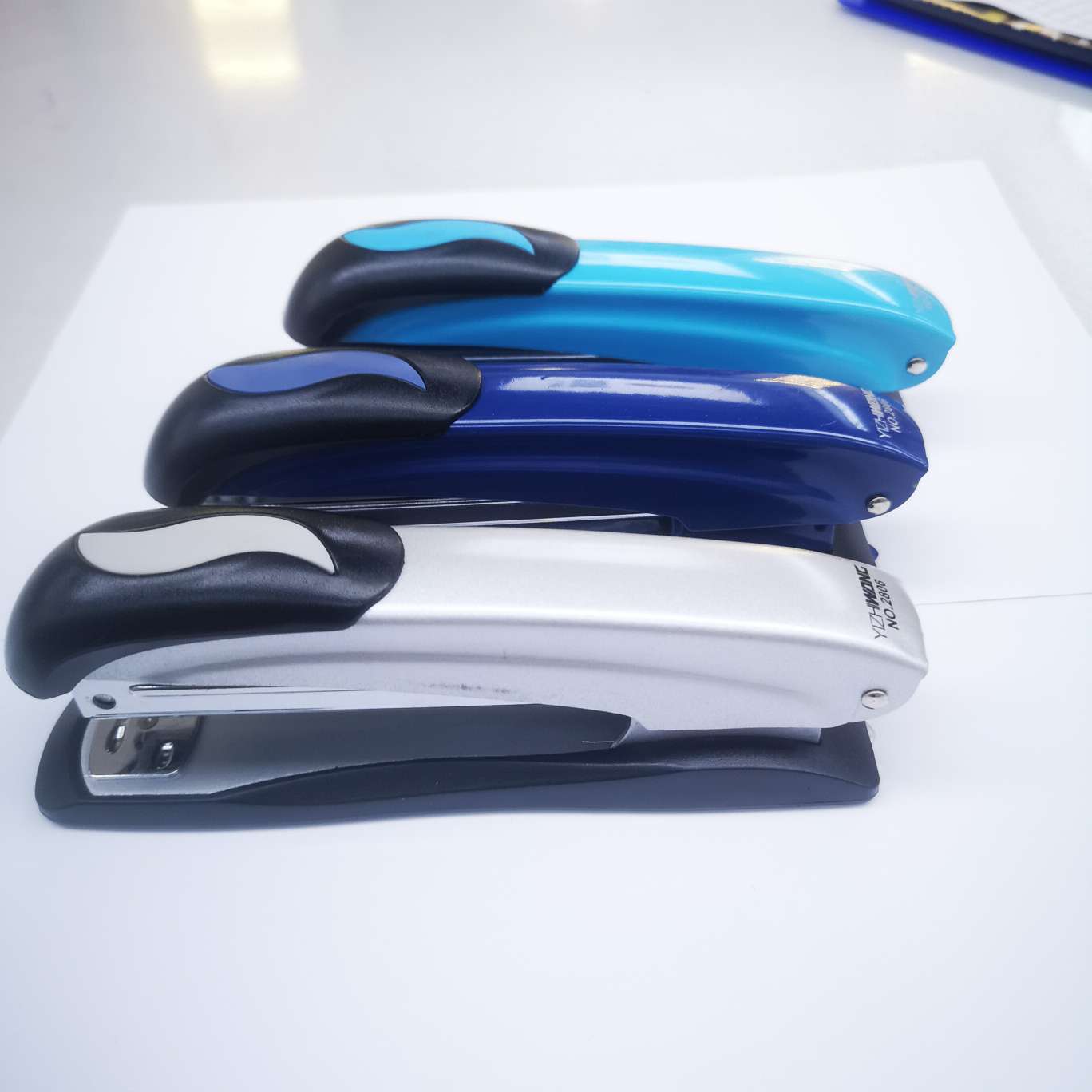 The Yizhi Wang 2806 stapler is suitable for 24/6 uniform needles, with 72 pieces per piece, and can fix 20 to 30 pages of paper pic 4