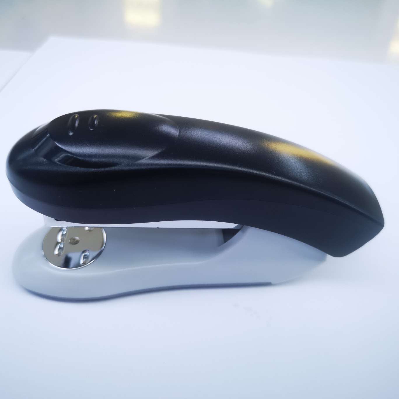 益智王604订书机，适用于24/6针，可定纸张20-30页，一件72个，每件混色详情图2