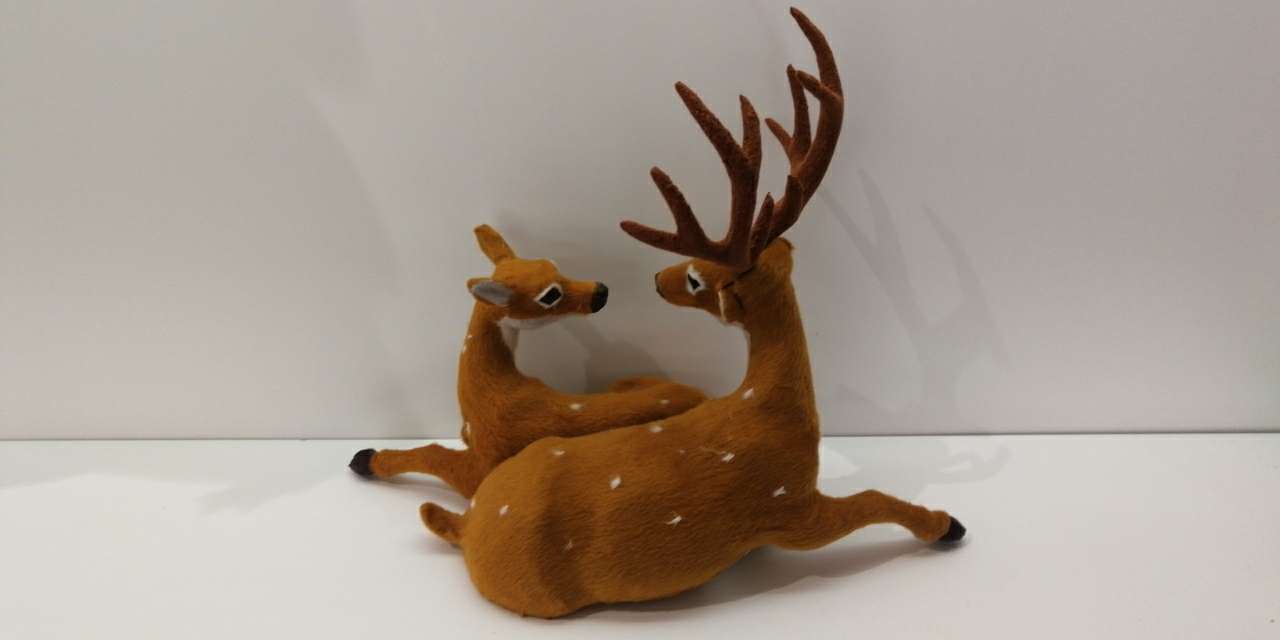 Just as Christmas manufacturers sell Christmas gifts Christmas couple deer Application Scenario