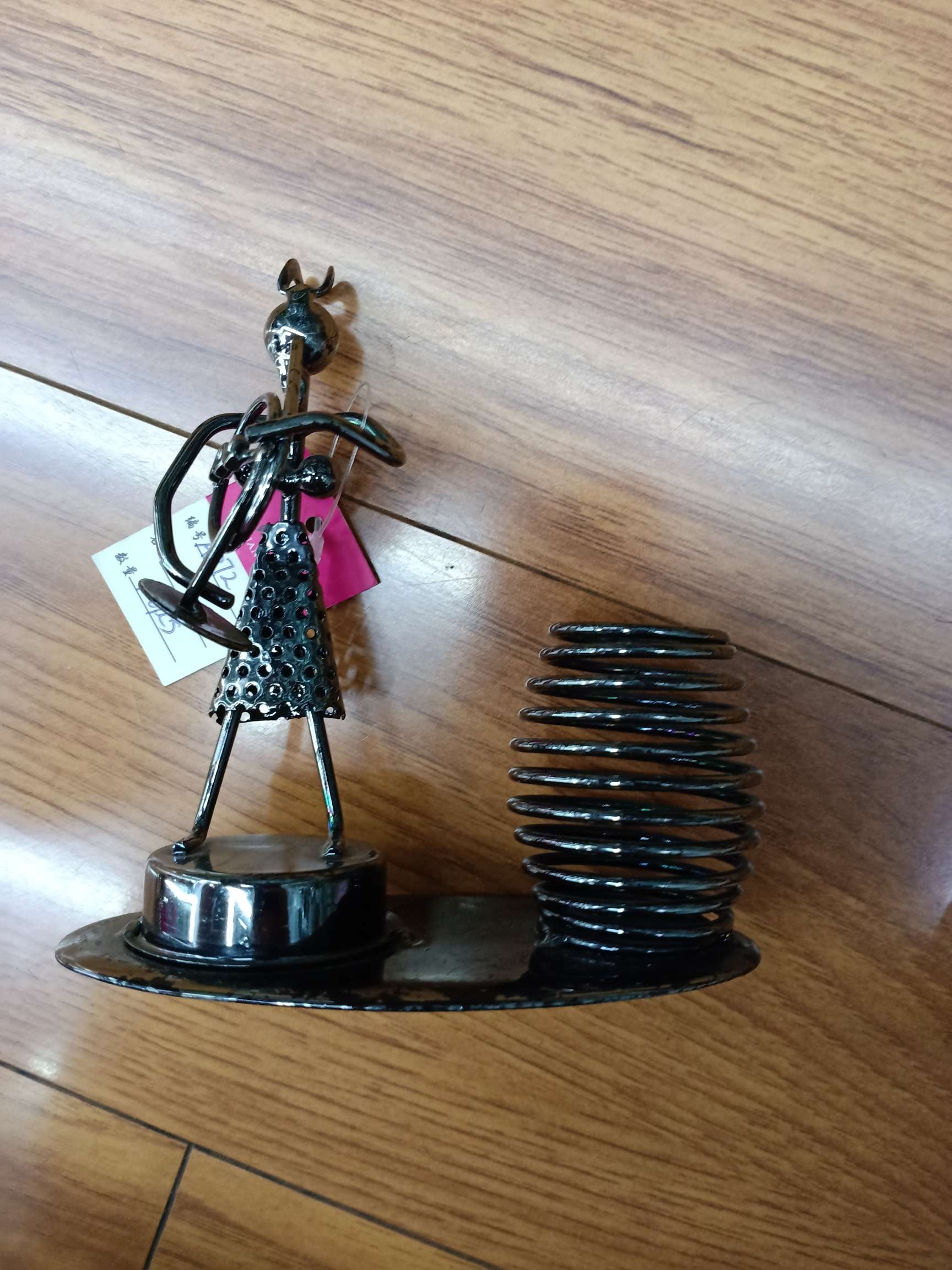 A072 Small iron man pen holder Specification drawing