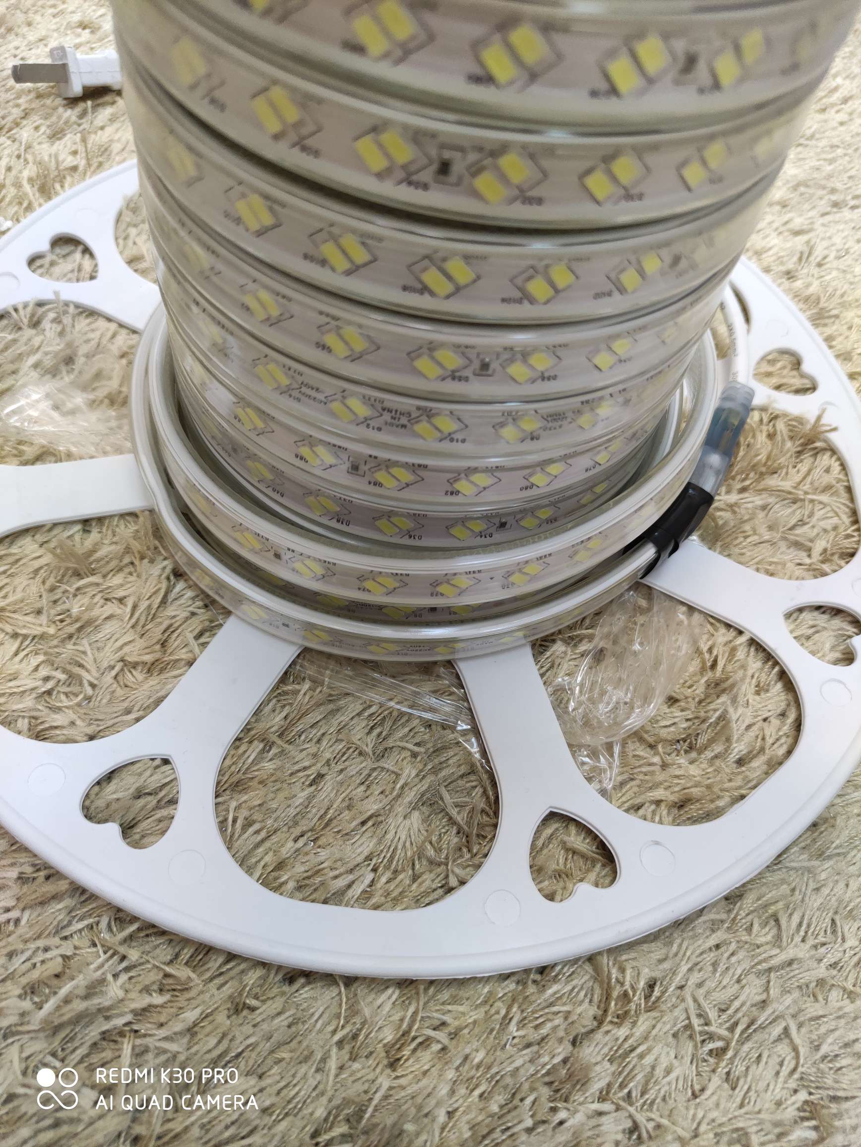 White/warm light strip 100m, 5730120 pearl white rich beauty double oblique 12mm Application Scenario