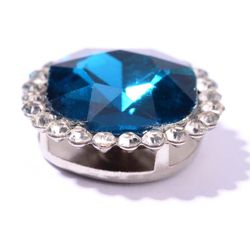 The drill inside the AF10*10 water drill is a 10* 10-sized square. White square sunflower double-layer pointed sole glass hand-sewn diamond diy shoes, clothing, Xichuan accessories Application Scenario