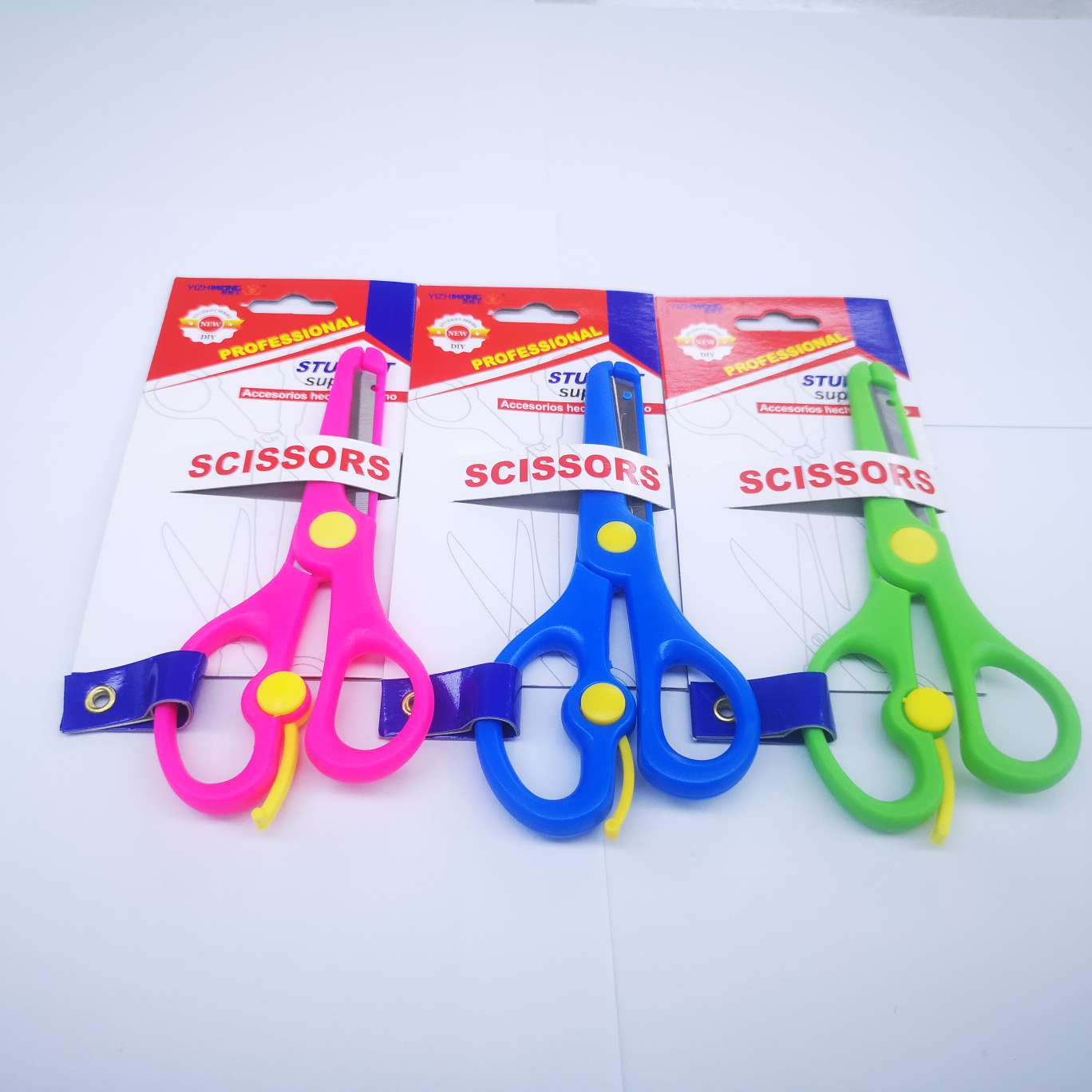Yizhiwang 7009-D nail card Scissors, 24 pieces per box, each box mixed in color, product size 13.5*6 detail image 2