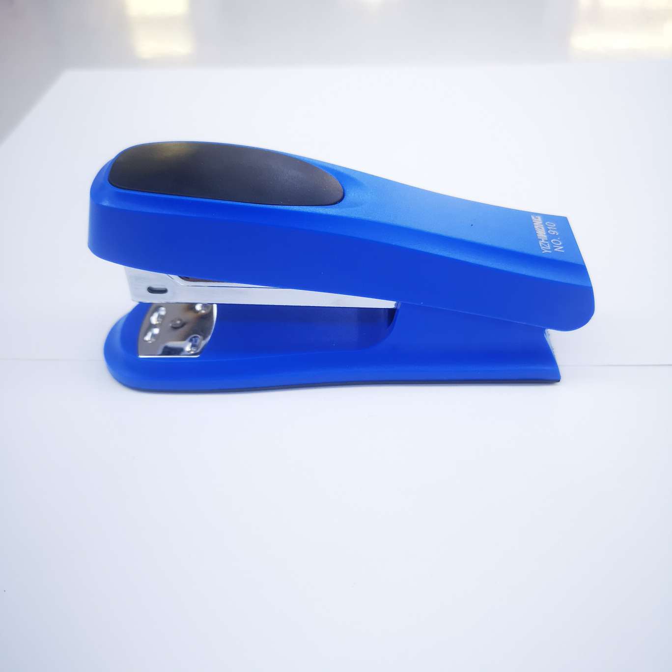 Yizhi King 910 stapler, factory direct sales and wholesale, can order 20 sheets of paper. detail image 3