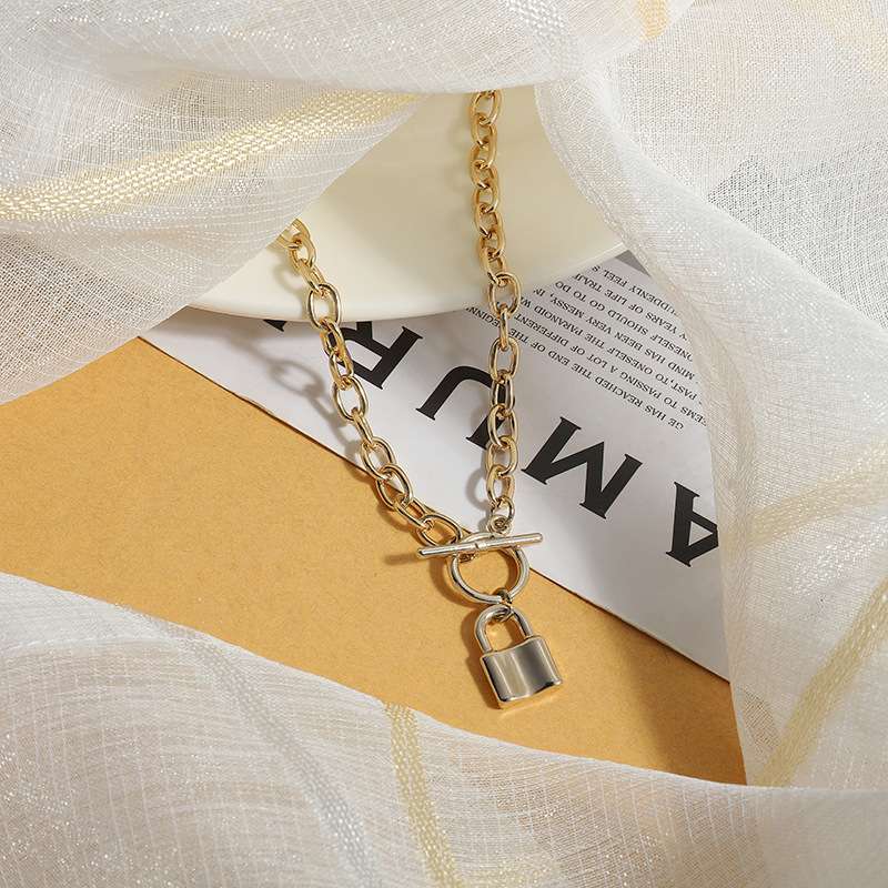 Sweater chain web celebrity real gold plated American cold wind titanium steel metal lock necklace women clavicle chain thick chain personality thumbnail
