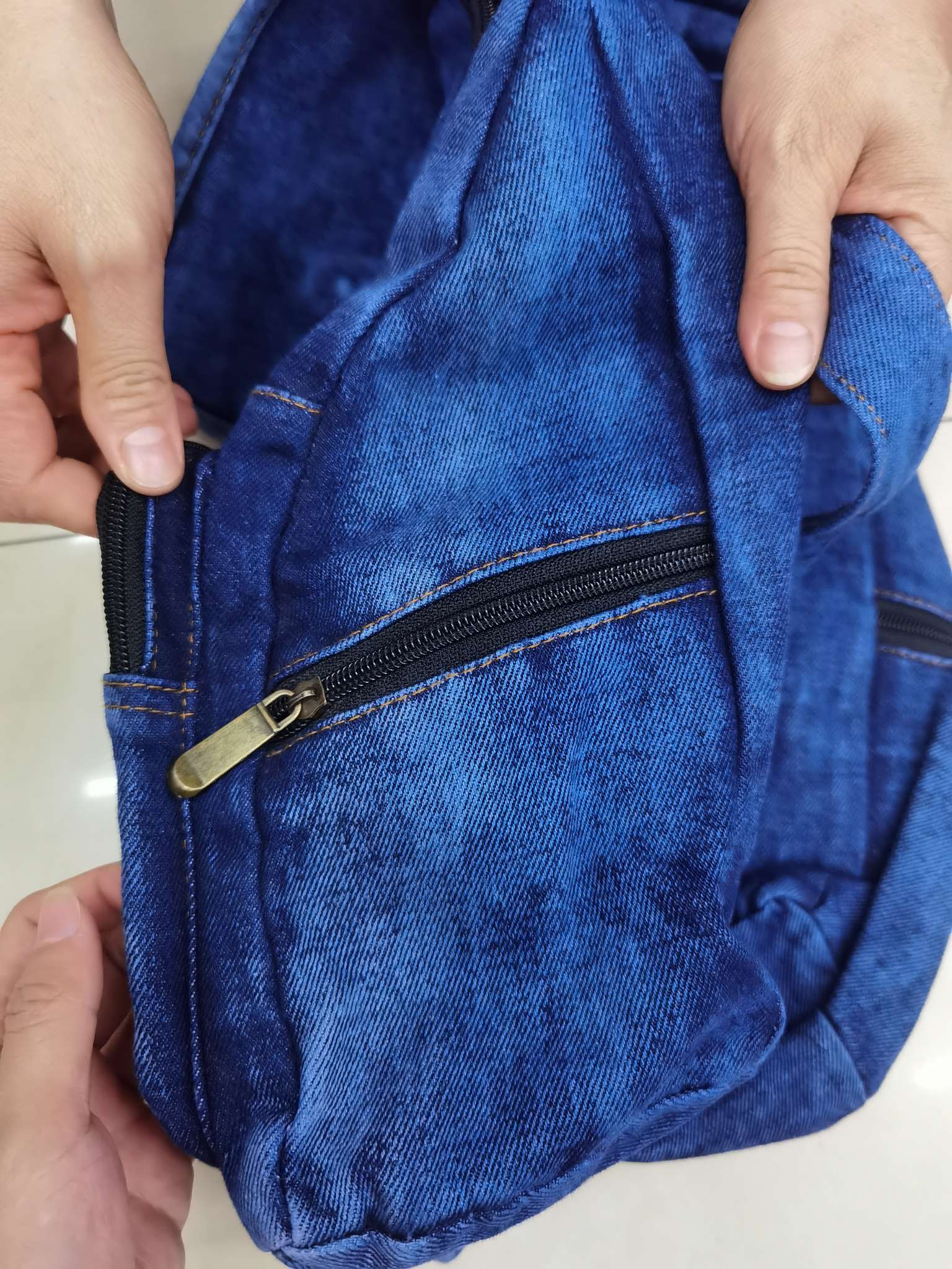 双肩牛仔包原料系列产品图
