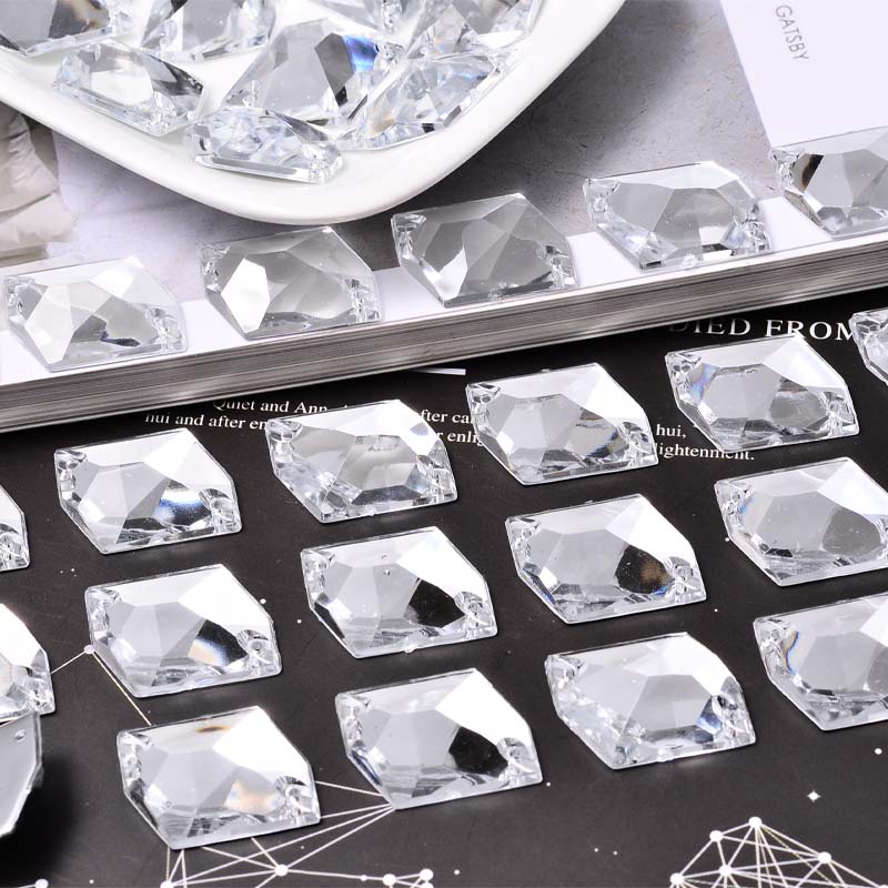 Irregular-shaped hand-sewn drill 16*21mm, ice cube white, 500 pieces, flat bottom, irregular-shaped hand-sewn drill, glass double-hole drill, high-end shoe accessory drill, super sparkling white drill details Picture