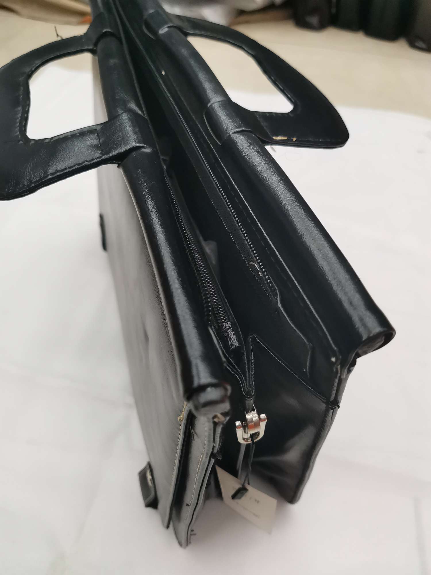 8071#公文包产品图