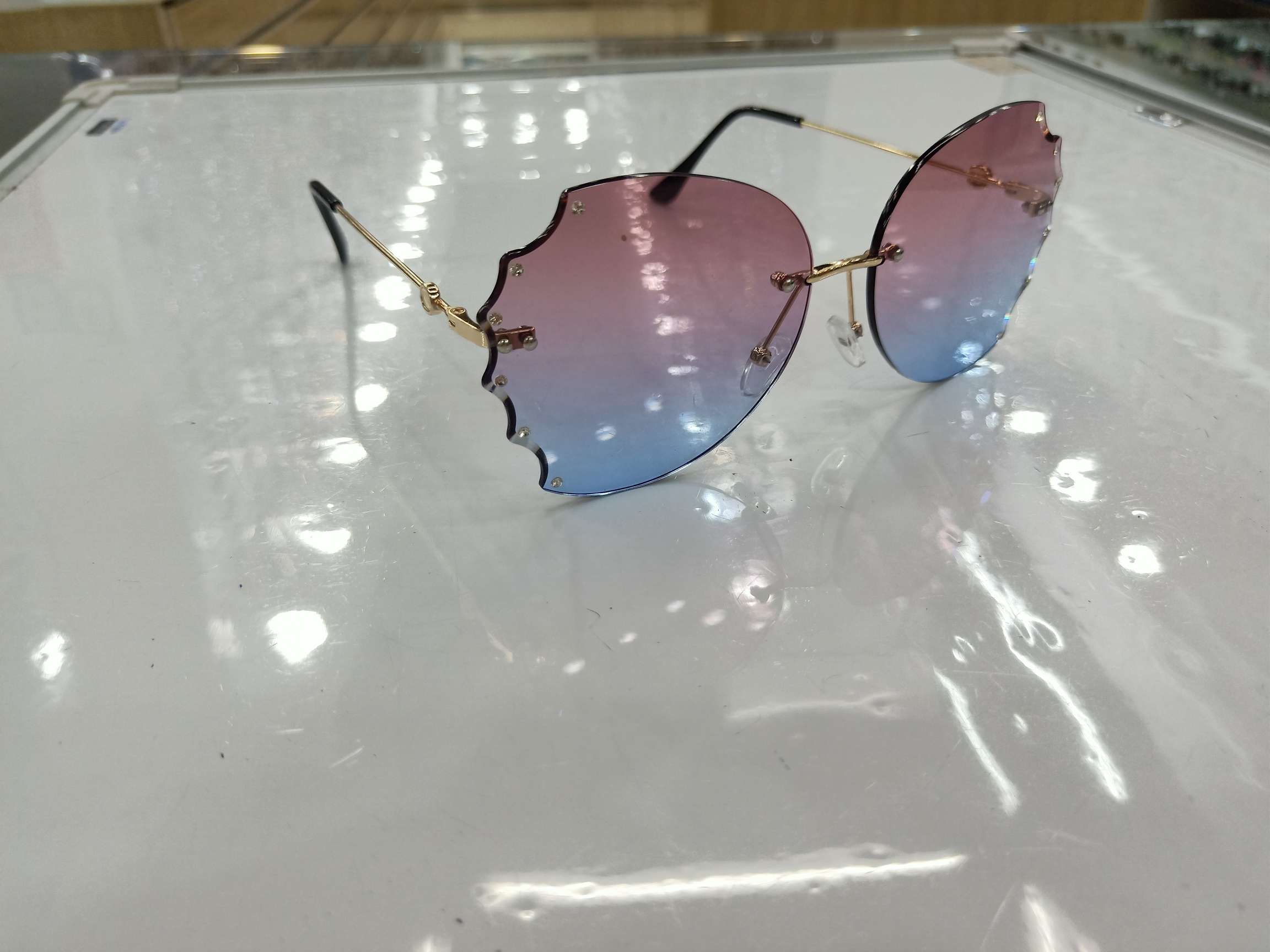 New Korean-style UV radiation protection sunglasses, frameless water diamond sunglasses for women, a little luxury on Instagram detail image 2