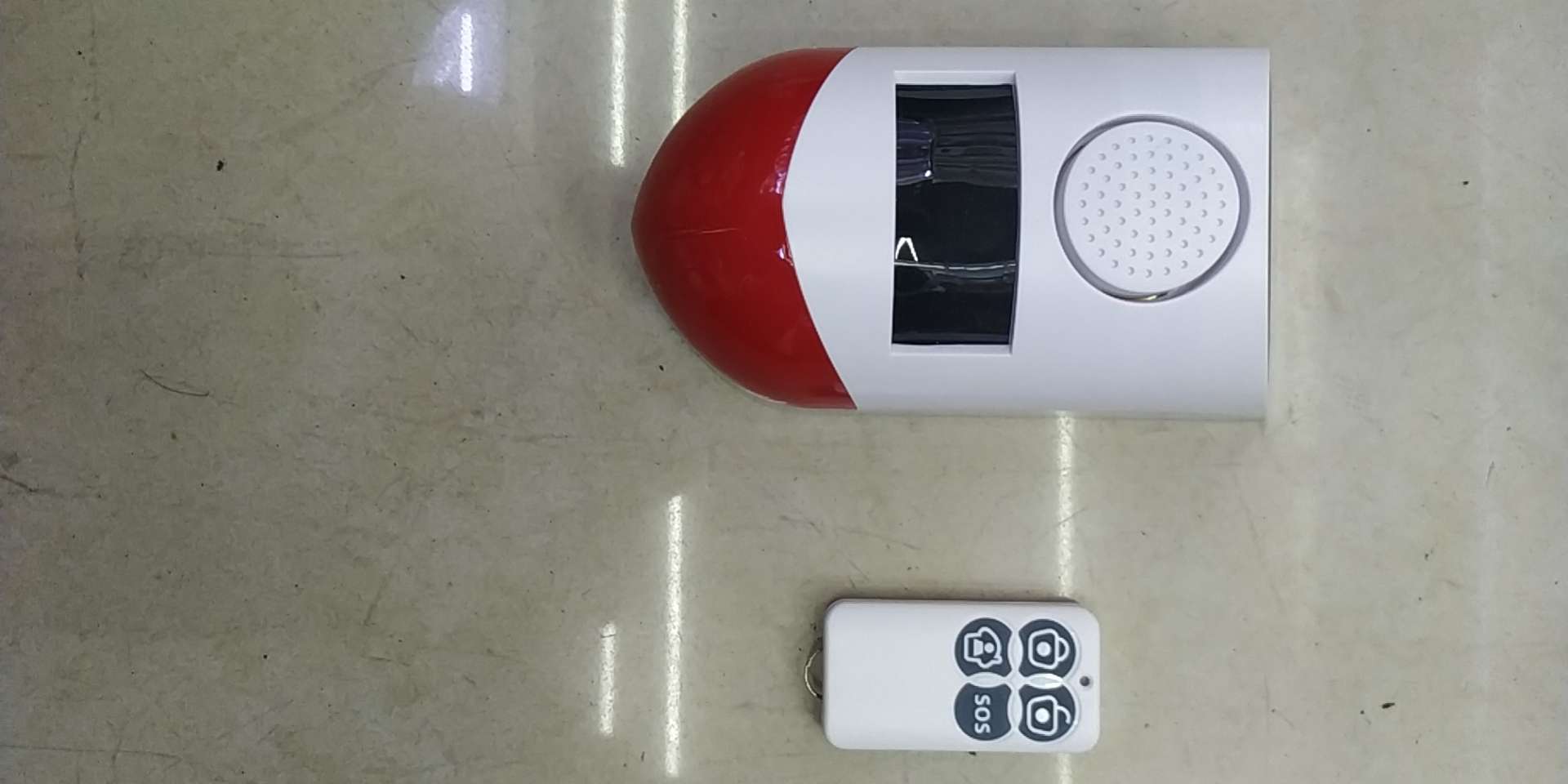 太阳能红外线摇控警报器白底实物图