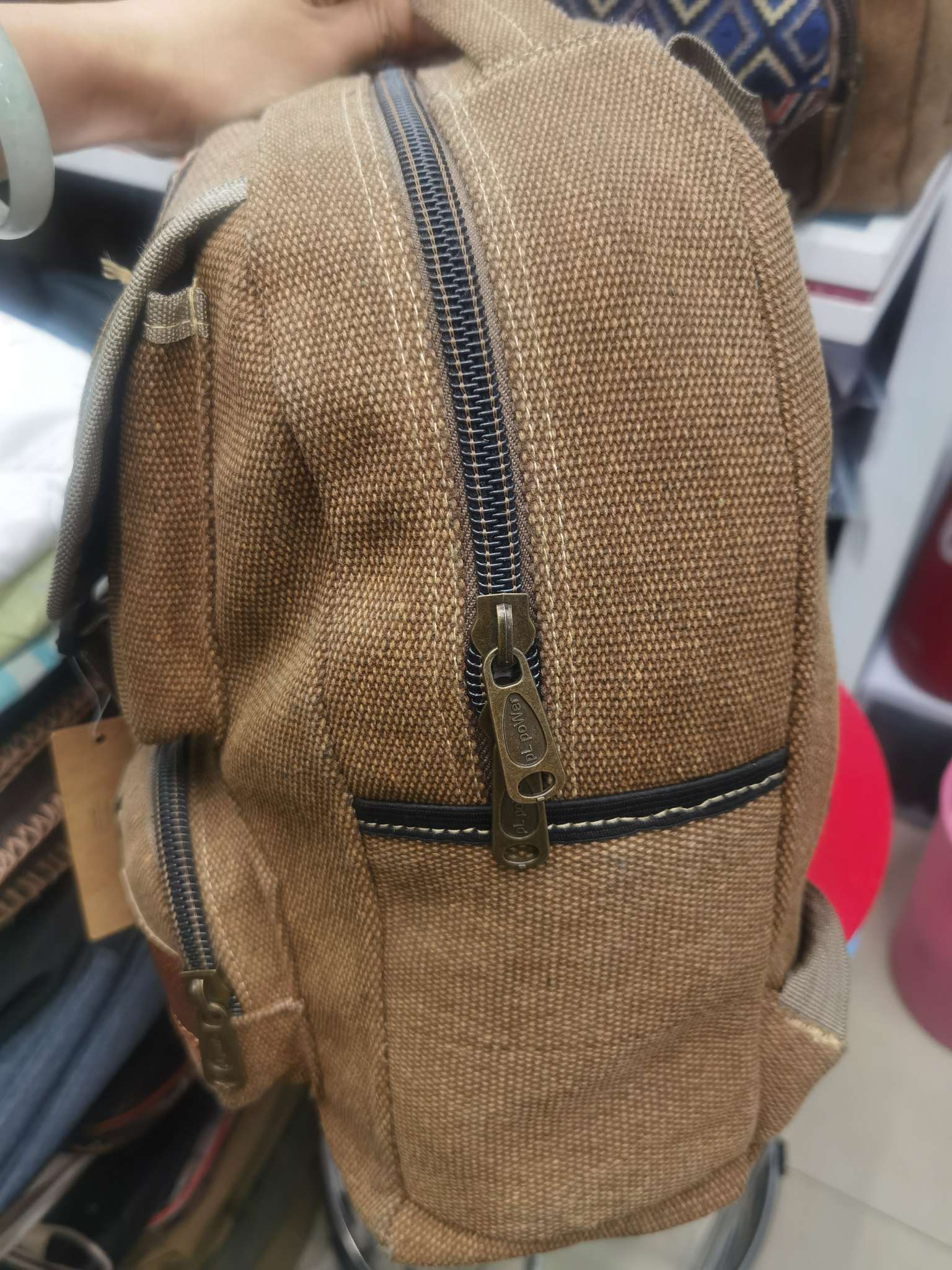 13寸单拉帆布双肩包产品图