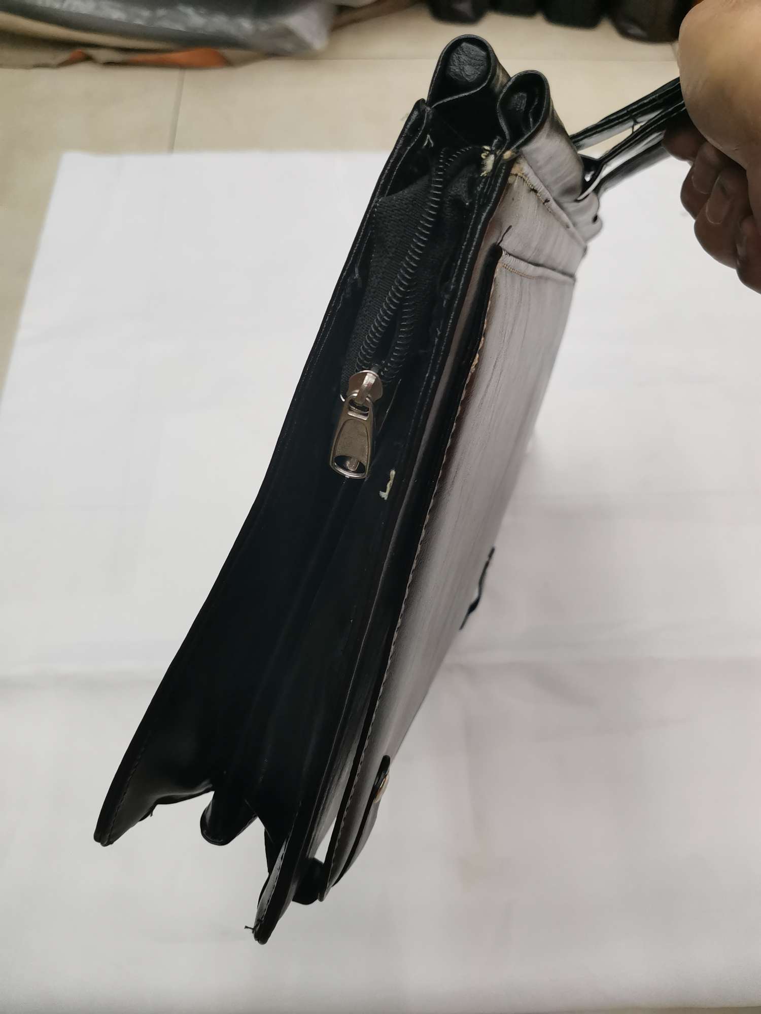 8071#公文包细节图