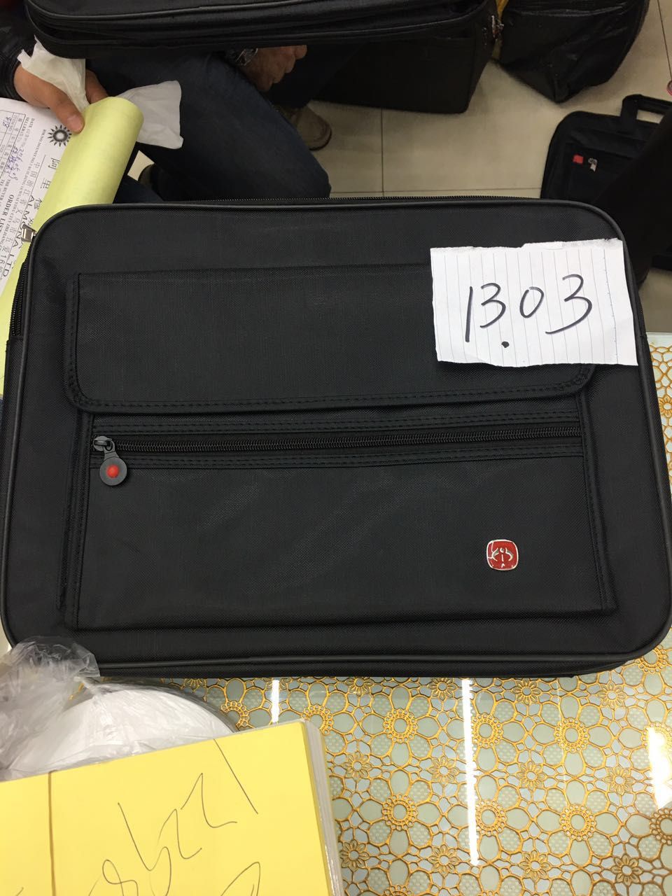 1303型号单肩包