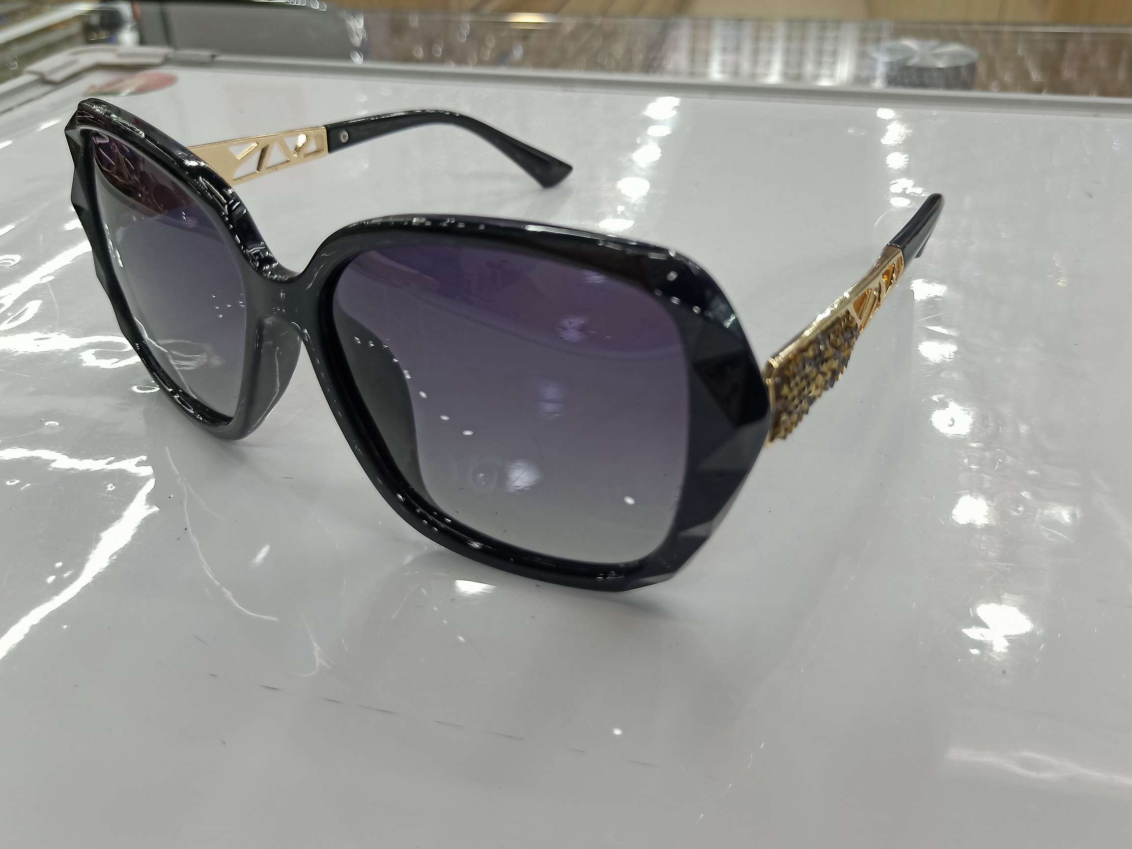 New large-framed sunglasses for women, Korean-style sunglasses, high-end driver sunglasses 228911 Application Scenario