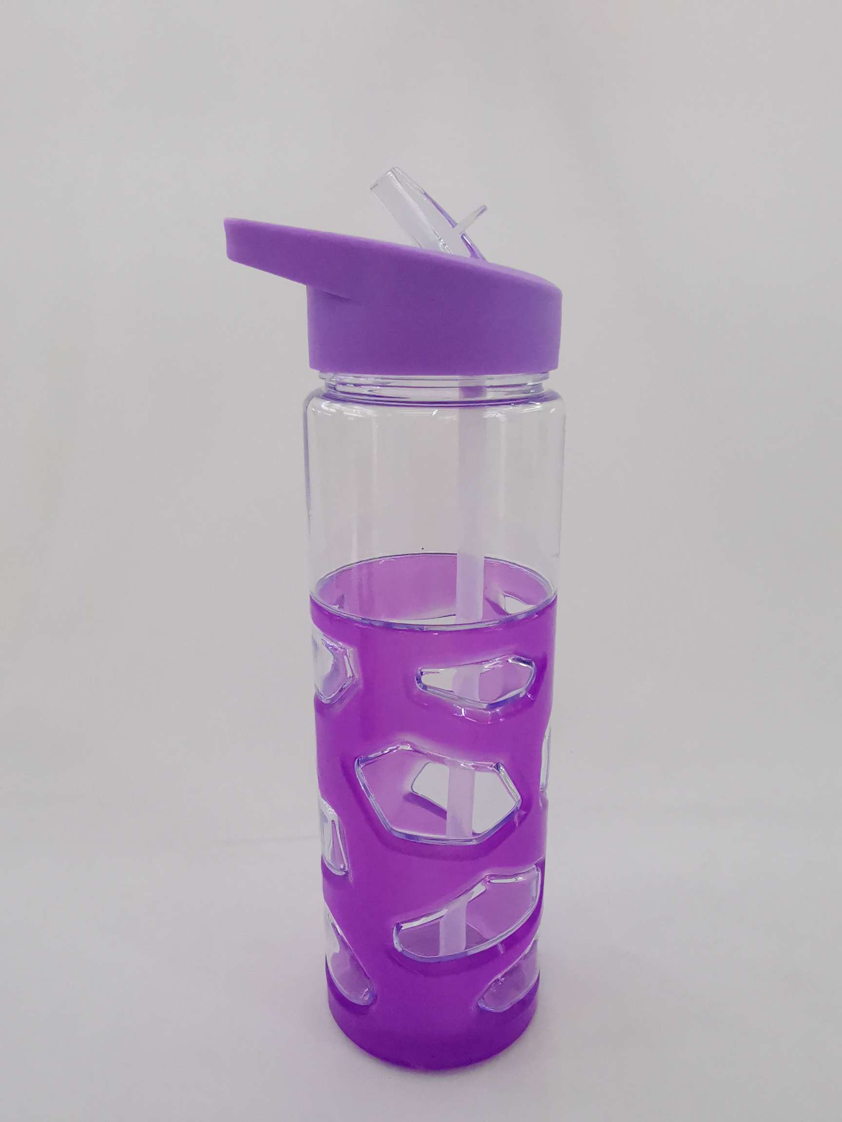 Creative outdoor space plastic water cup for both men and women, portable portable sports travel cold water cup factory direct sales Application Scenario