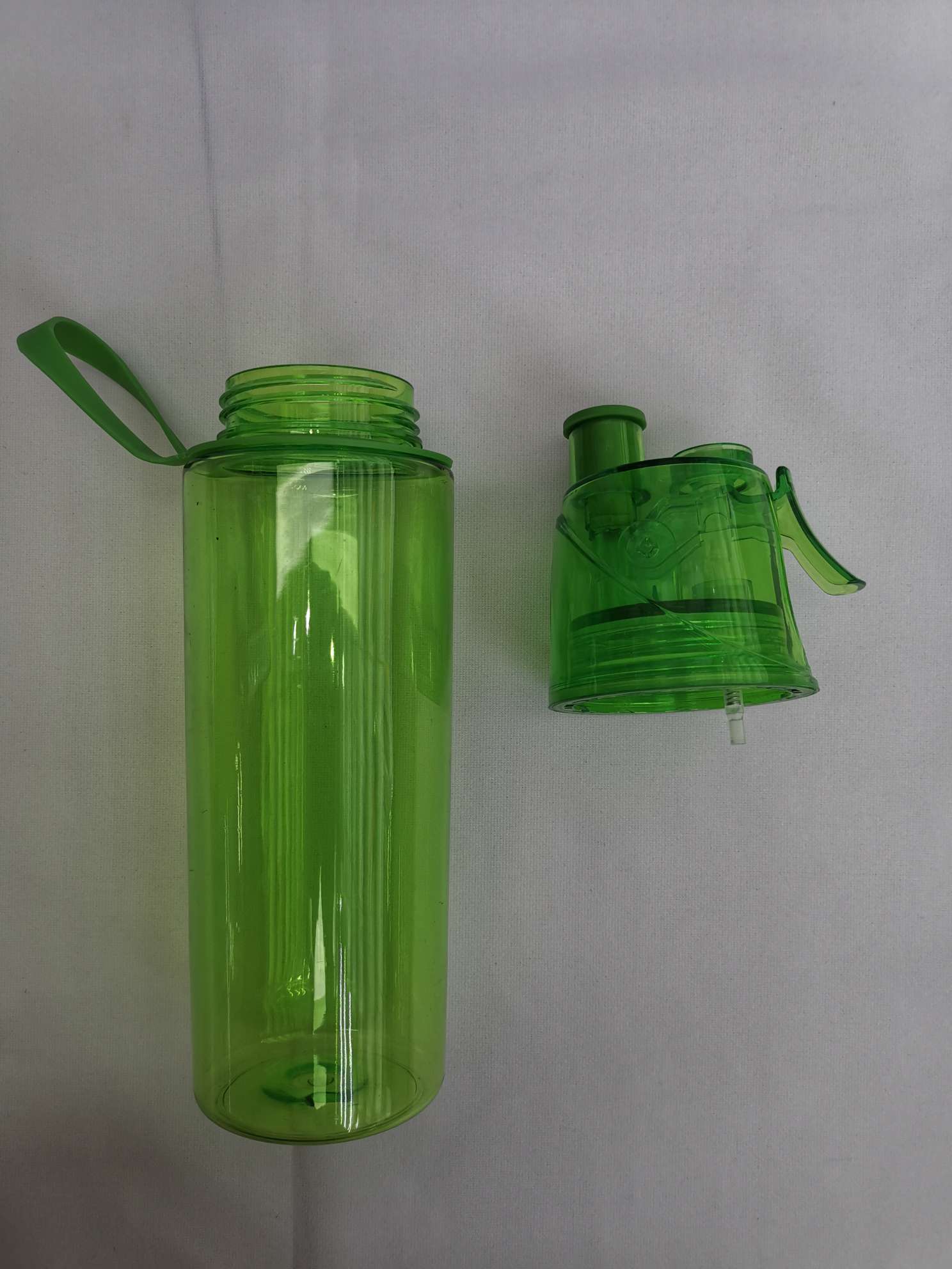 Creative plastic cups, outdoor sports and fitness spray cups, children's water cups, factory direct sales undefined