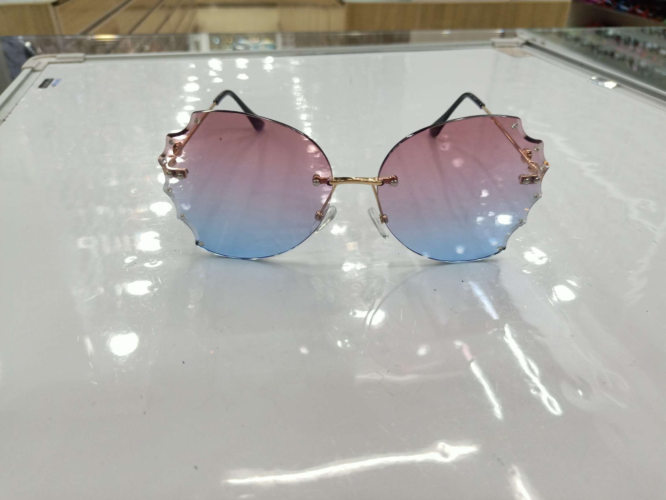 New Korean-style UV radiation protection sunglasses, frameless water diamond sunglasses for women, a little luxury on Instagram detail image 1