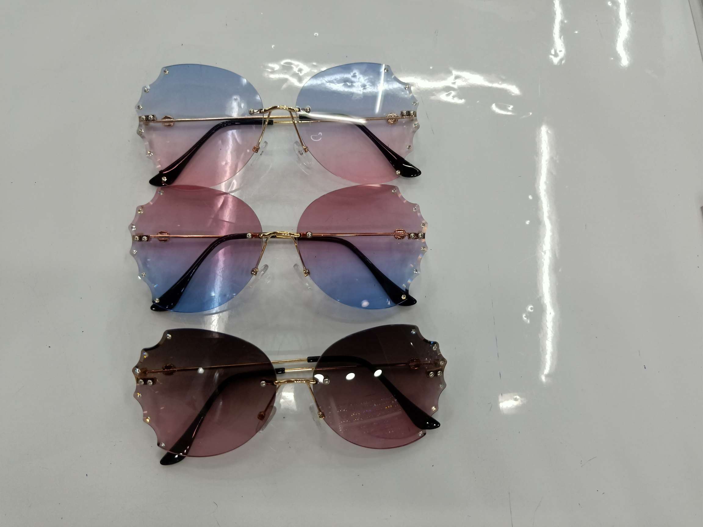New Korean-style UV radiation protection sunglasses, frameless water diamond sunglasses for women, a little luxury on Instagram detail image 3