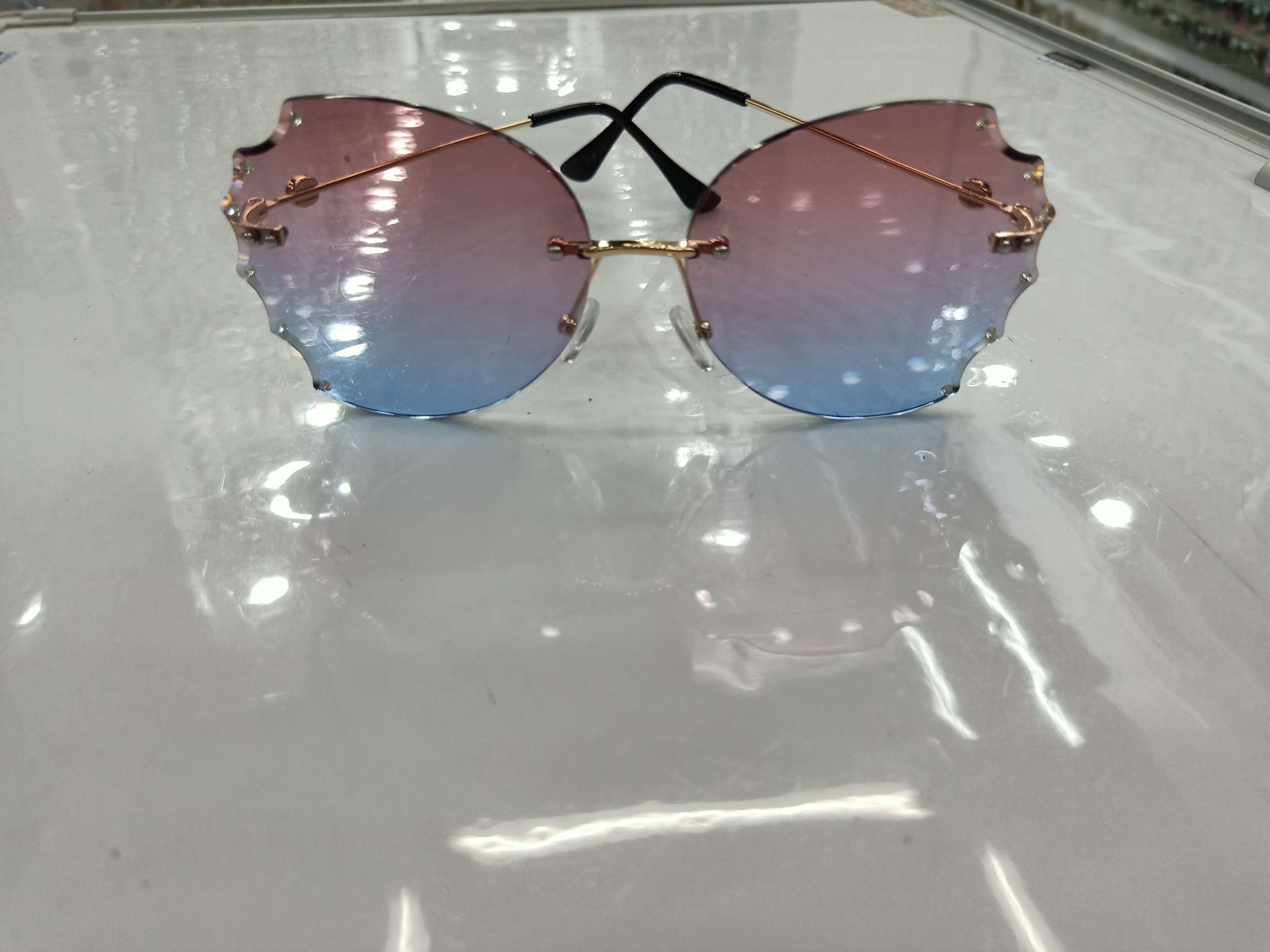 New Korean-style UV radiation protection sunglasses, frameless water diamond sunglasses for women, a little luxury on Instagram detail image 5