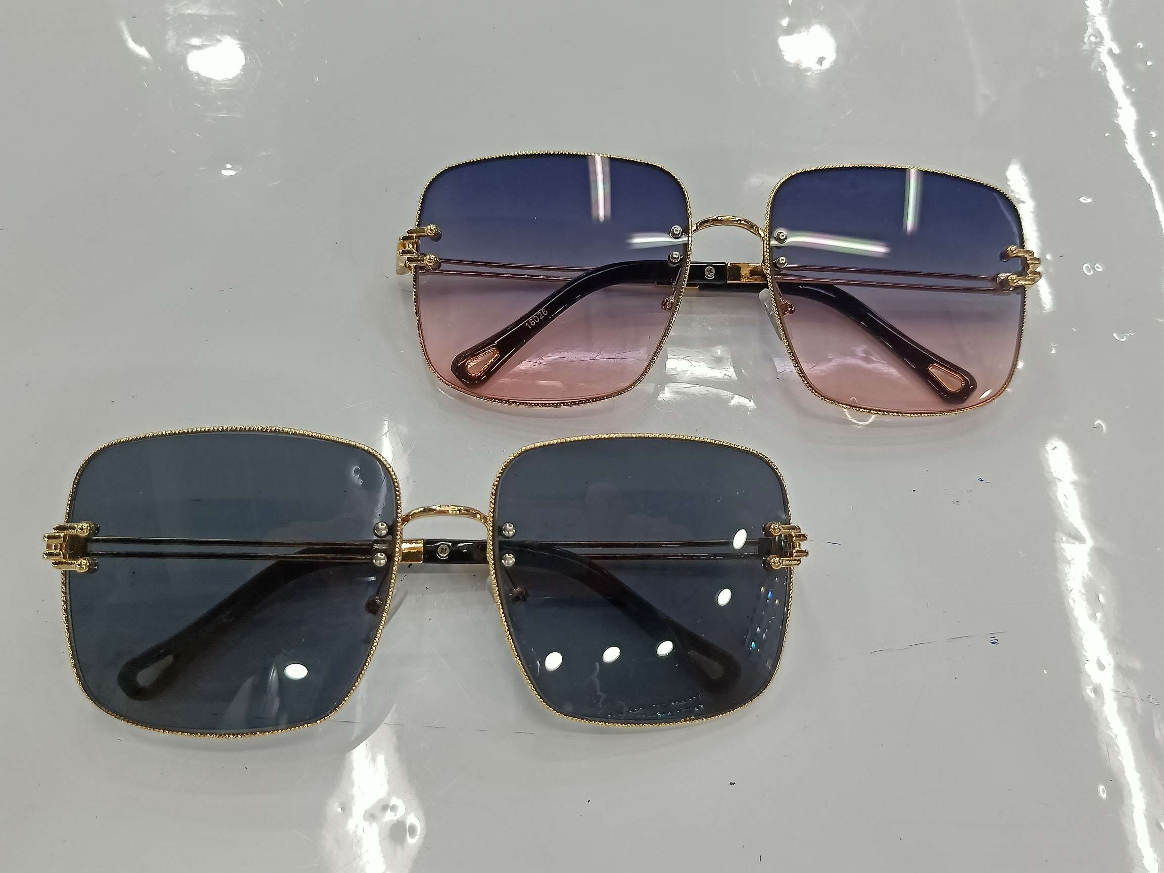 2020 New Korean version metal square frame sunglasses, large frame personality, Internet celebrity star style Aviator sunglasses, women's glasses 18026 detail image 3