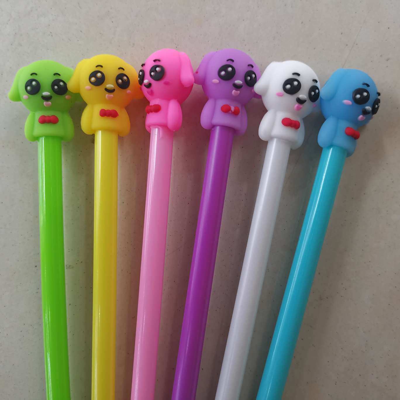 Cartoon-shaped gel pens, ballpoint pens, and small animal-patterned pens Application Scenario