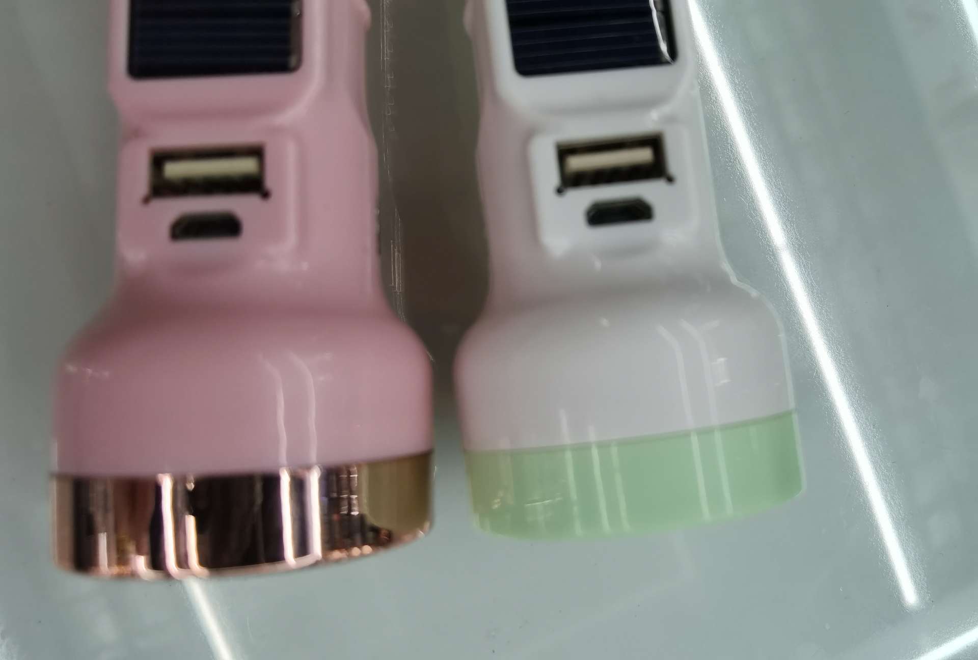 Solar-powered lithium battery flashlight Application Scenario