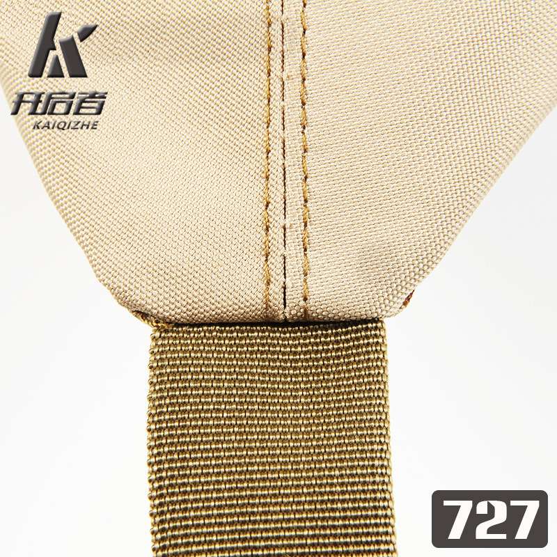 迷彩户外胸包斜挎包战术包产品图