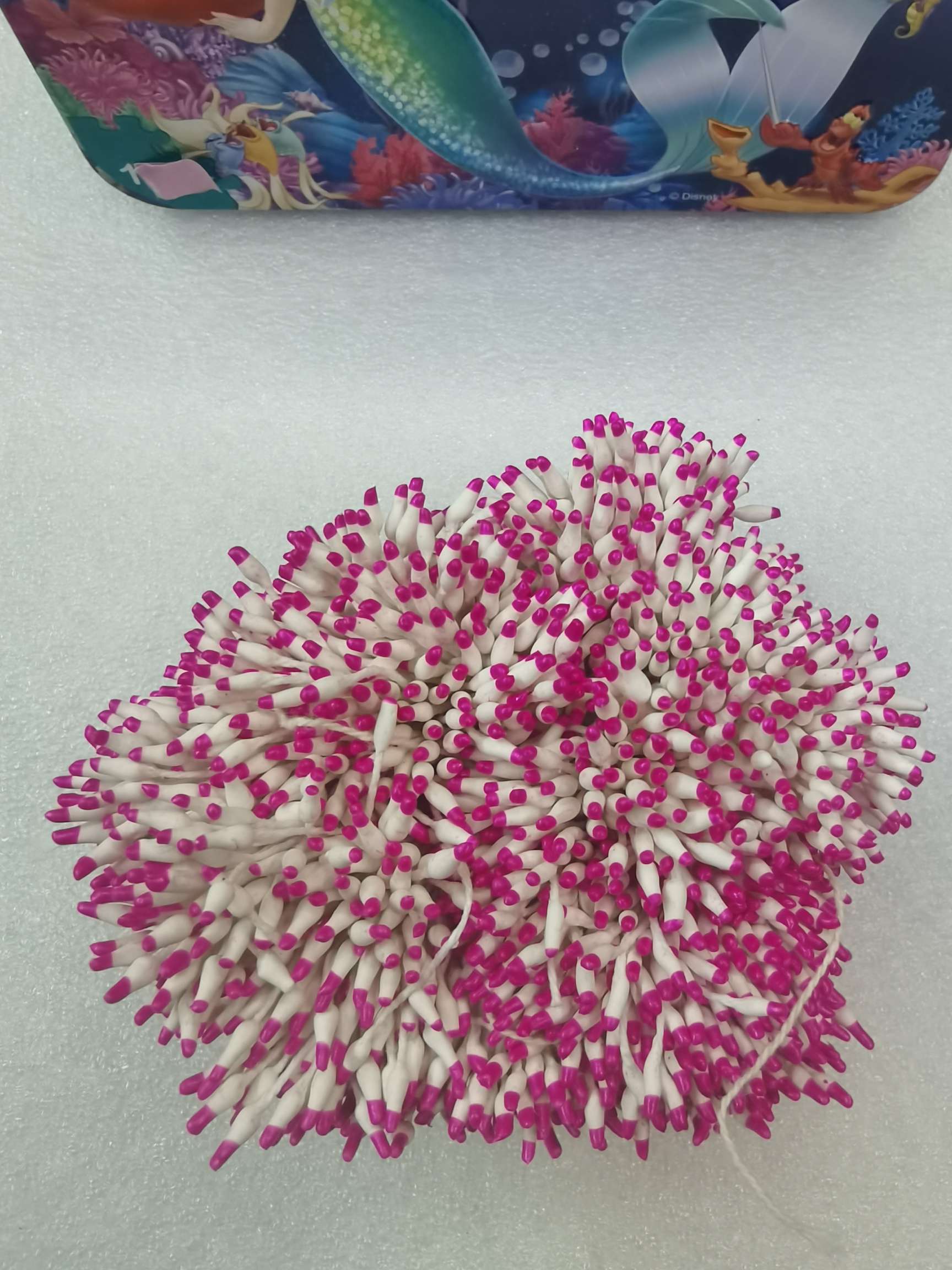 Sharp double color thumbnail