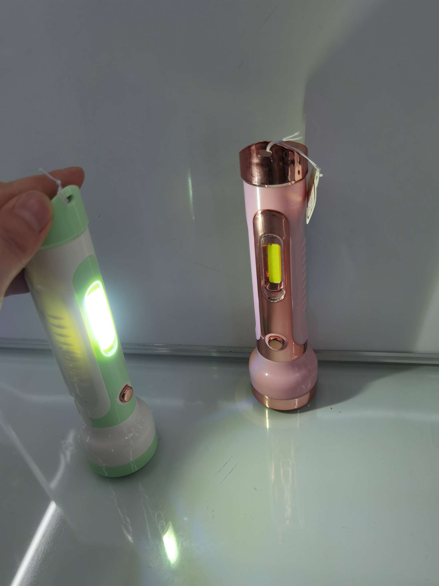 Solar-powered lithium battery flashlight undefined