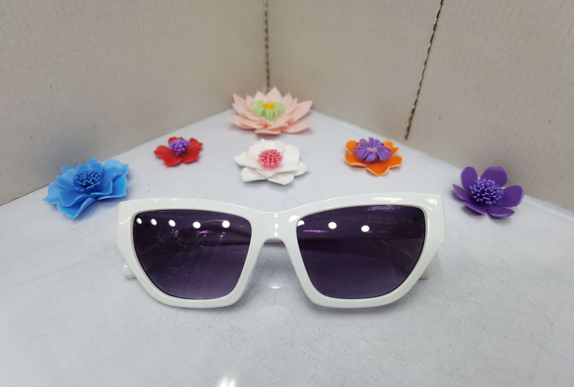 JW3001 with accessories 2020 new American and American square frame sunglasses for men and women hot style sunglasses for men and women star web celebrity street sunglasses for men and women fashion cat eyes personality small frame sunglasses for men and women to be made in 15 days