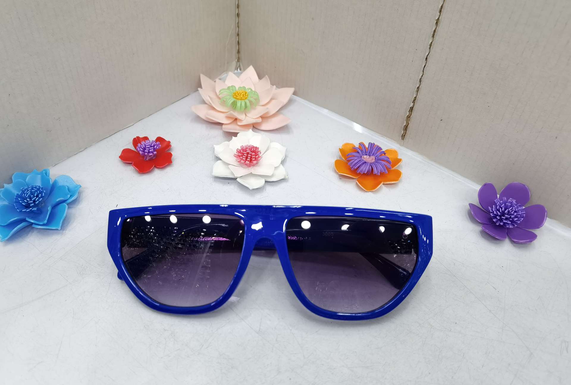 JW3005 with accessories 2020 new American and American square frame sunglasses for men and women hot style sunglasses for men and women star web celebrity street sunglasses for men and women fashion cat eyes personality small frame sunglasses for men and women to be made in 15 days