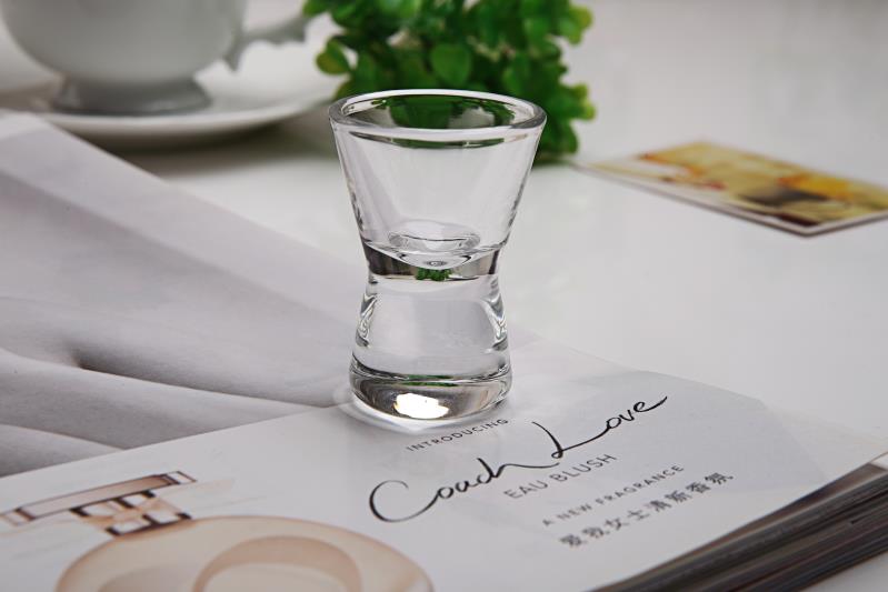 J15 white spirit cup, small wine glass, glass cup, suitable for hotels, KTVS and home use details Picture