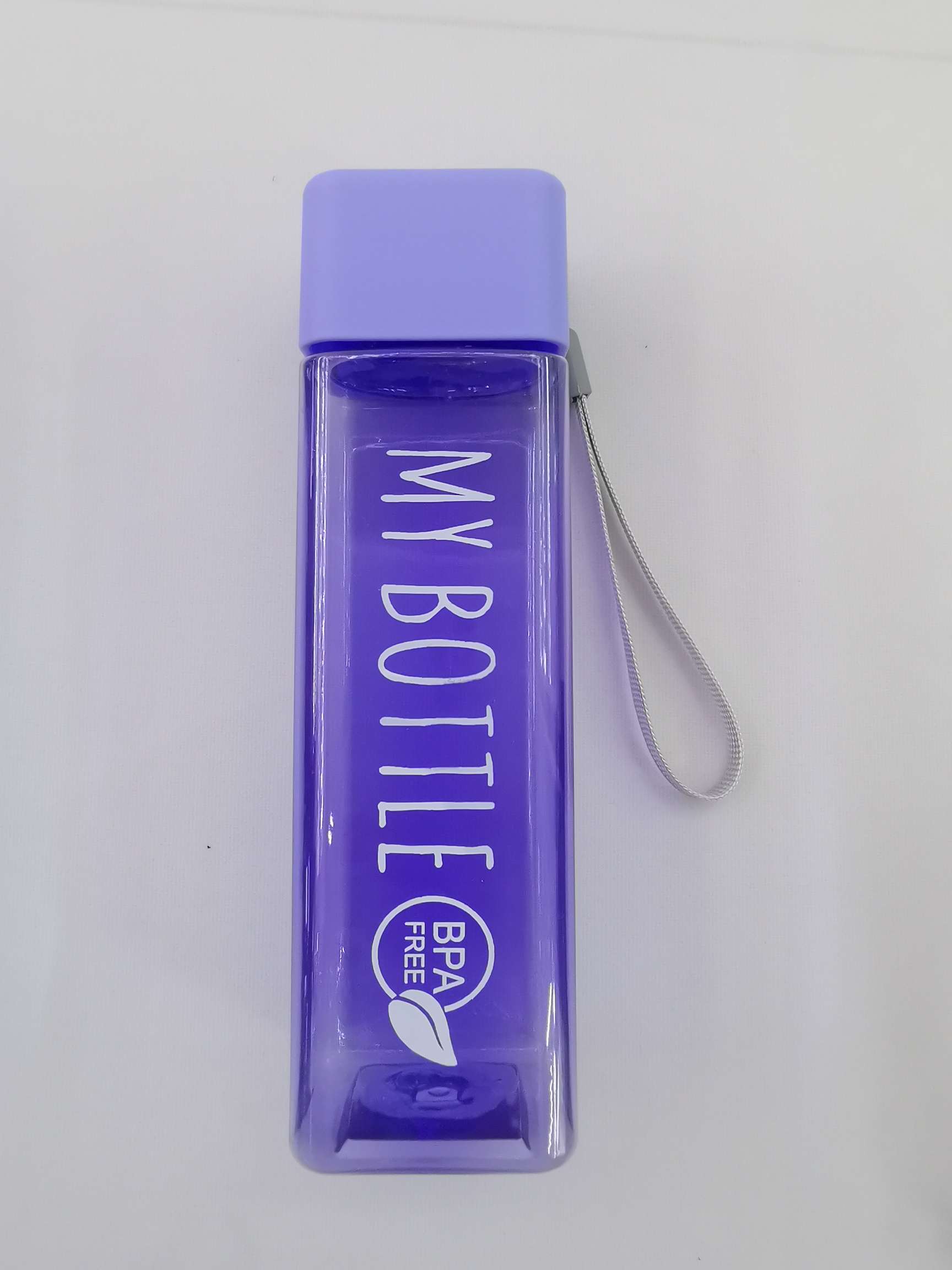 Wholesale and customization of creative sports plastic cups, student portable square frosted fashionable water cups, square spray-painted cups, leak-proof gift cups undefined