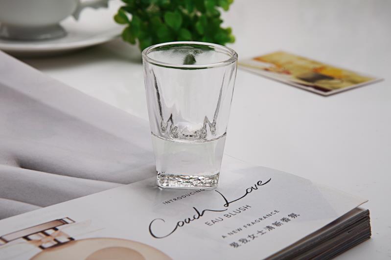 J30 white spirit cup, small wine glass, glass cup, suitable for hotels, KTVS and home use