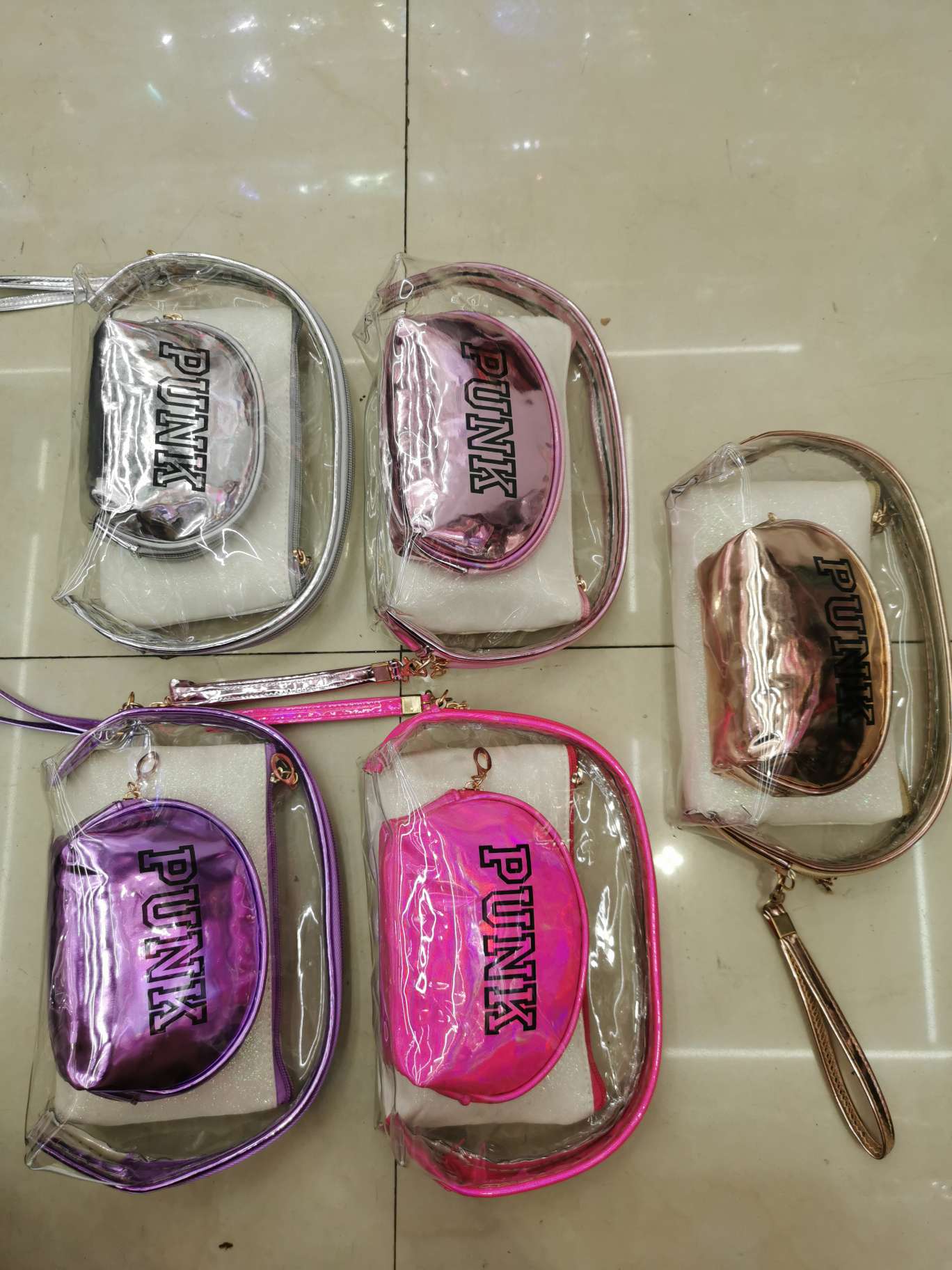 2020年新款时尚雷射幻彩透明PVC三件套