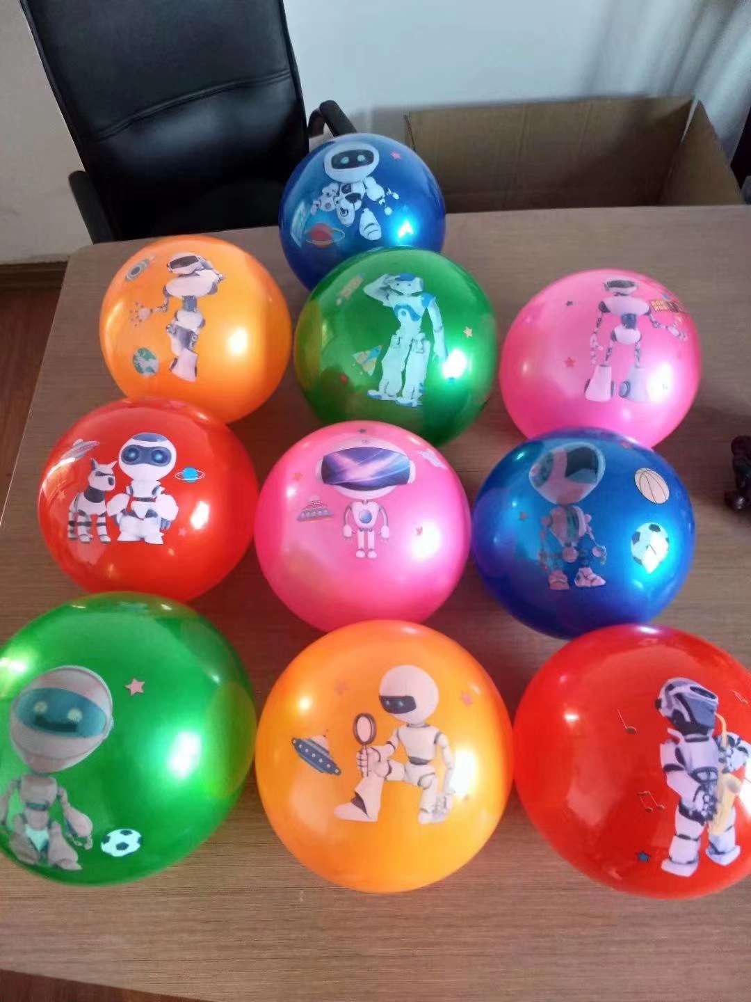 60克加厚的贴标球贴卡通标 数字标各种卡通人物PVC弹力卡通图案混花球详情13