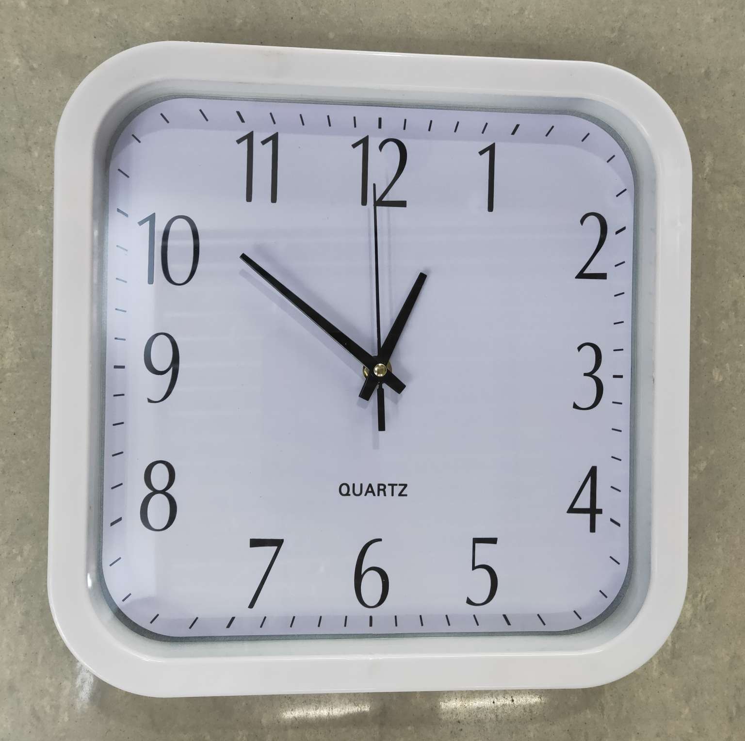 Square simple wall clock thumbnail