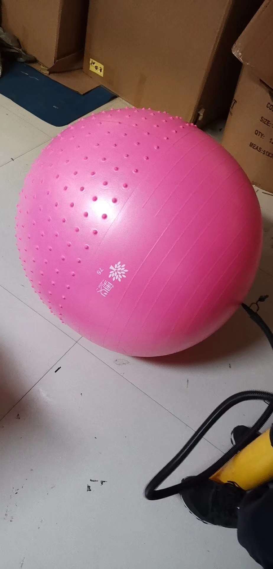 普拉提加厚花生形状健身球瑜伽球75厘米莹光花生瑜伽球详情图11