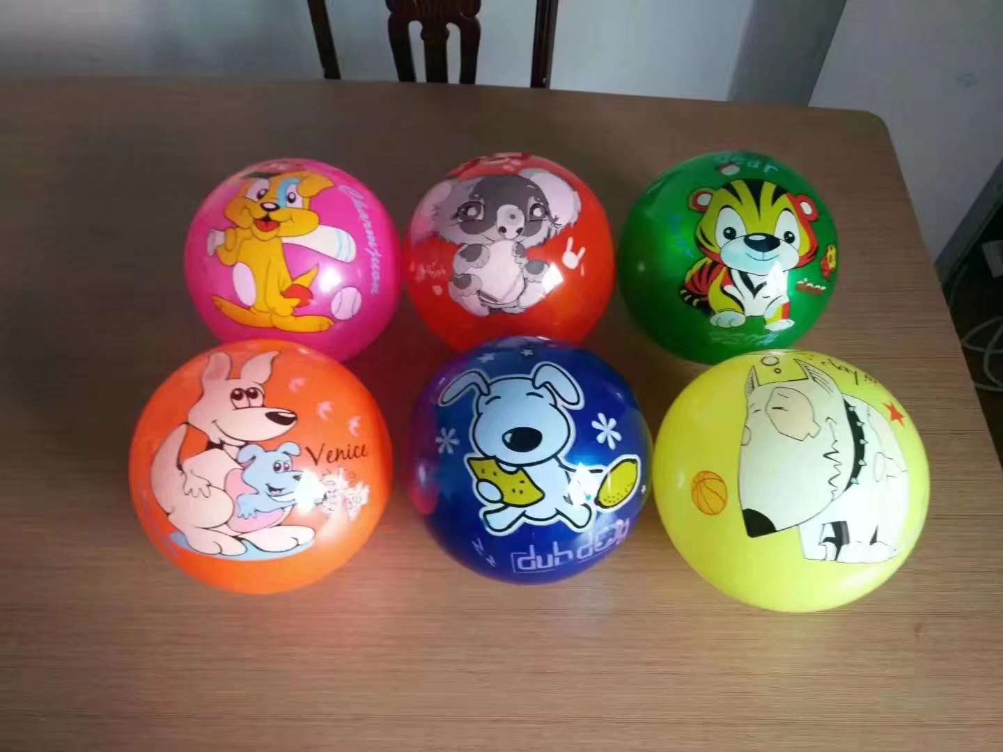 60克加厚的贴标球贴卡通标 数字标各种卡通人物PVC弹力卡通图案混花球详情8