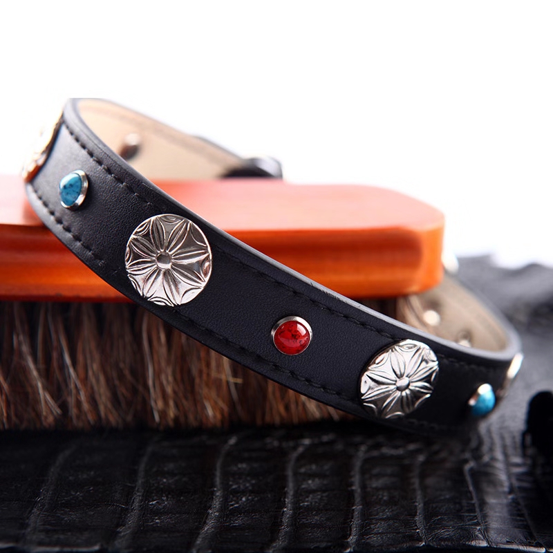 toast
Turquoise retro neutral! Cowhide pet baby collars! Application Scenario