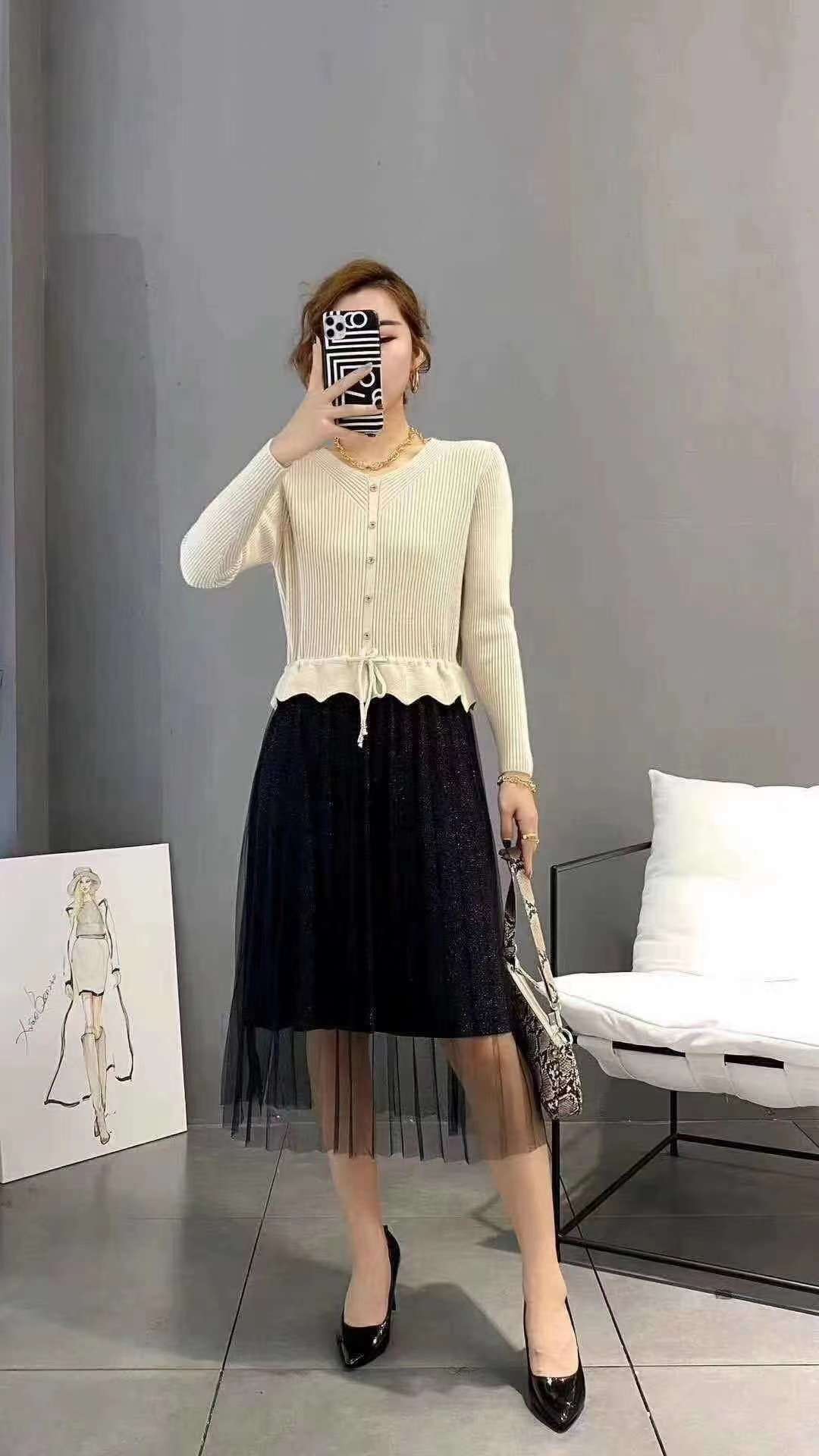 5-button cashmere chiffon dress