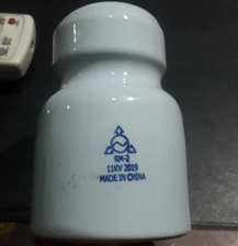 RN-2白色瓷瓶