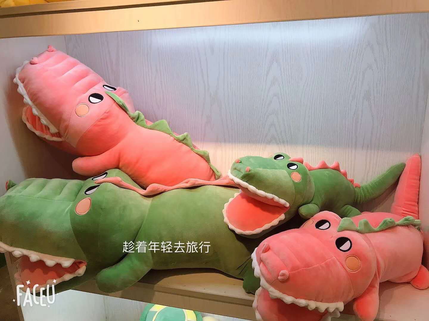 新款鳄鱼抱枕70厘米